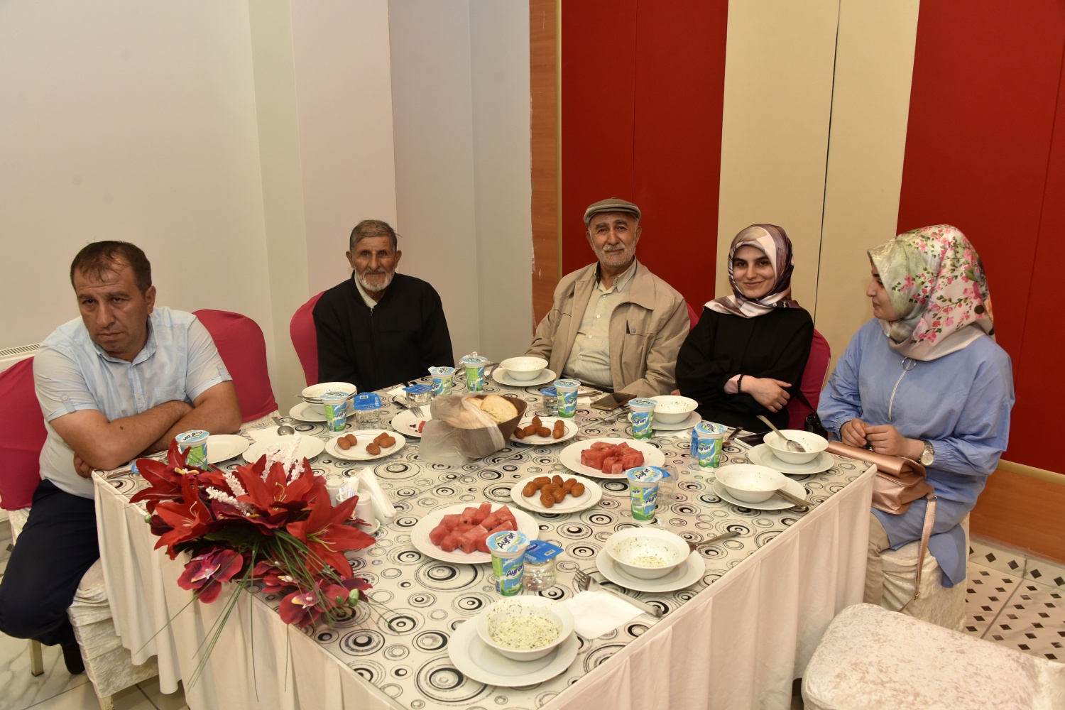 Ustaoğlu Grup’tan AK Parti’ye destek programı 6