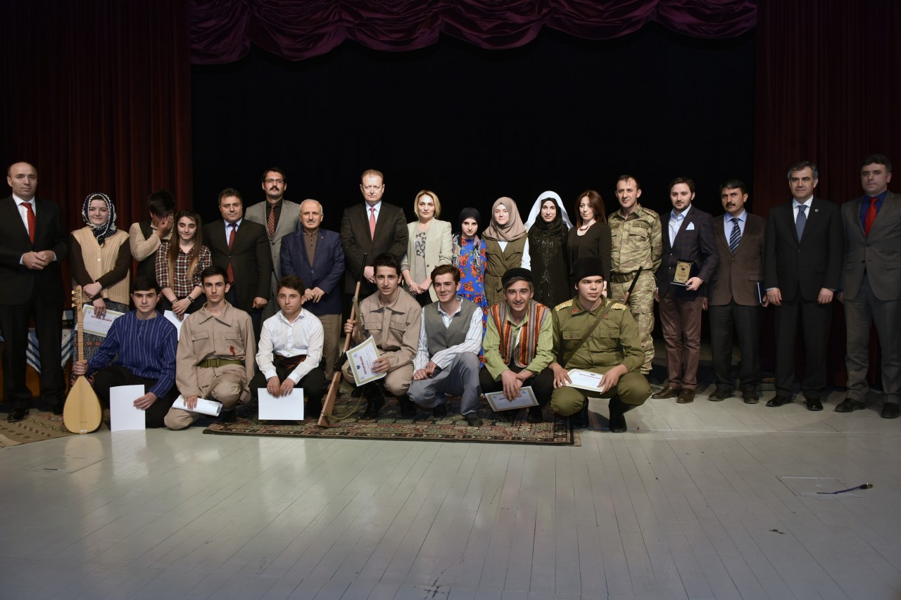 Gümüşhane’de ‘Ateşten Ocak’ Sahnelendi 24