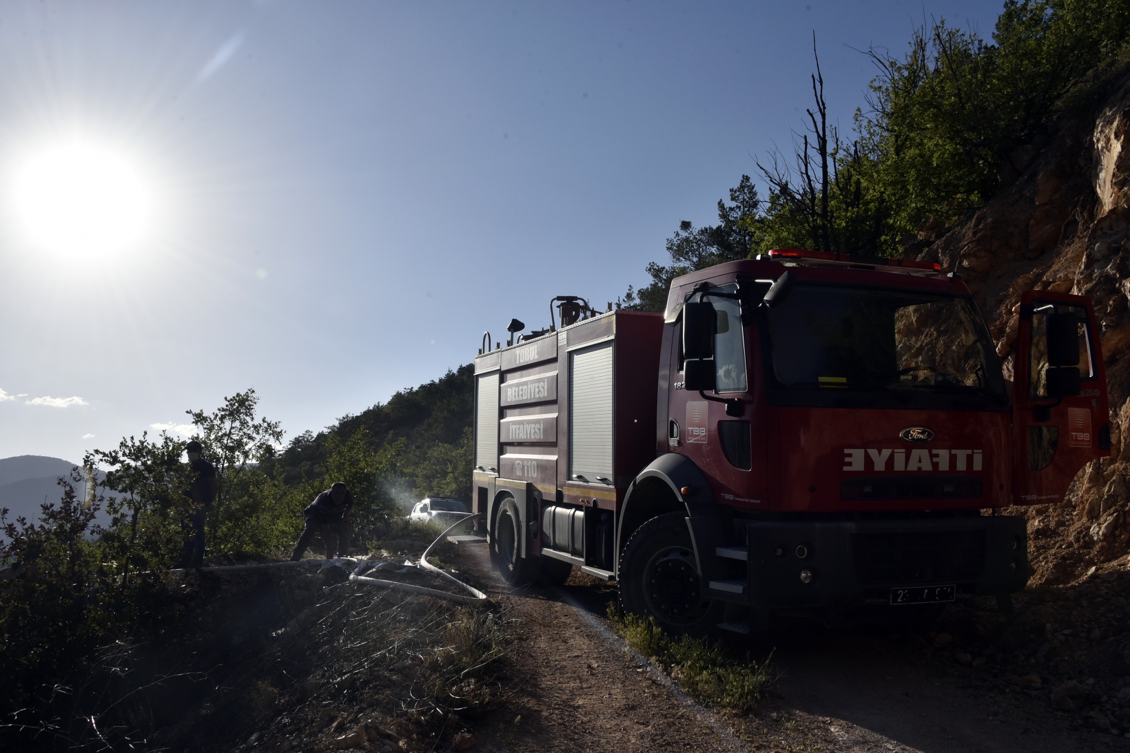 Torul'da korkutan yangın 2
