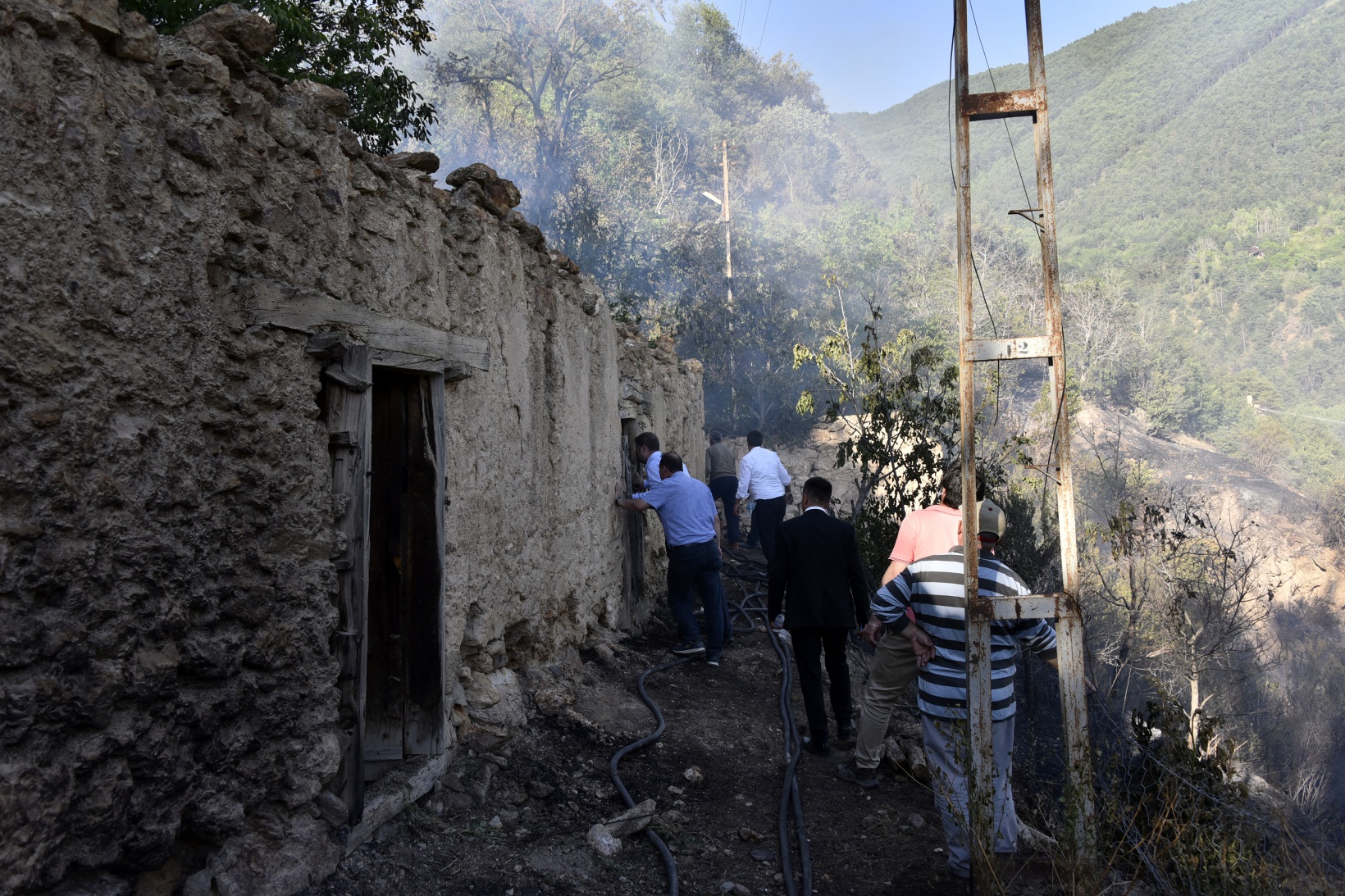 Torul'da korkutan yangın 4