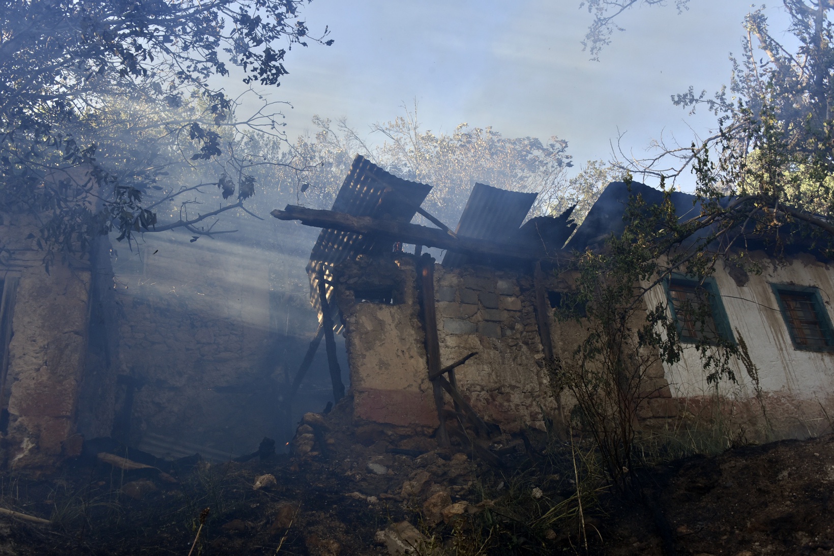 Torul'da korkutan yangın 3