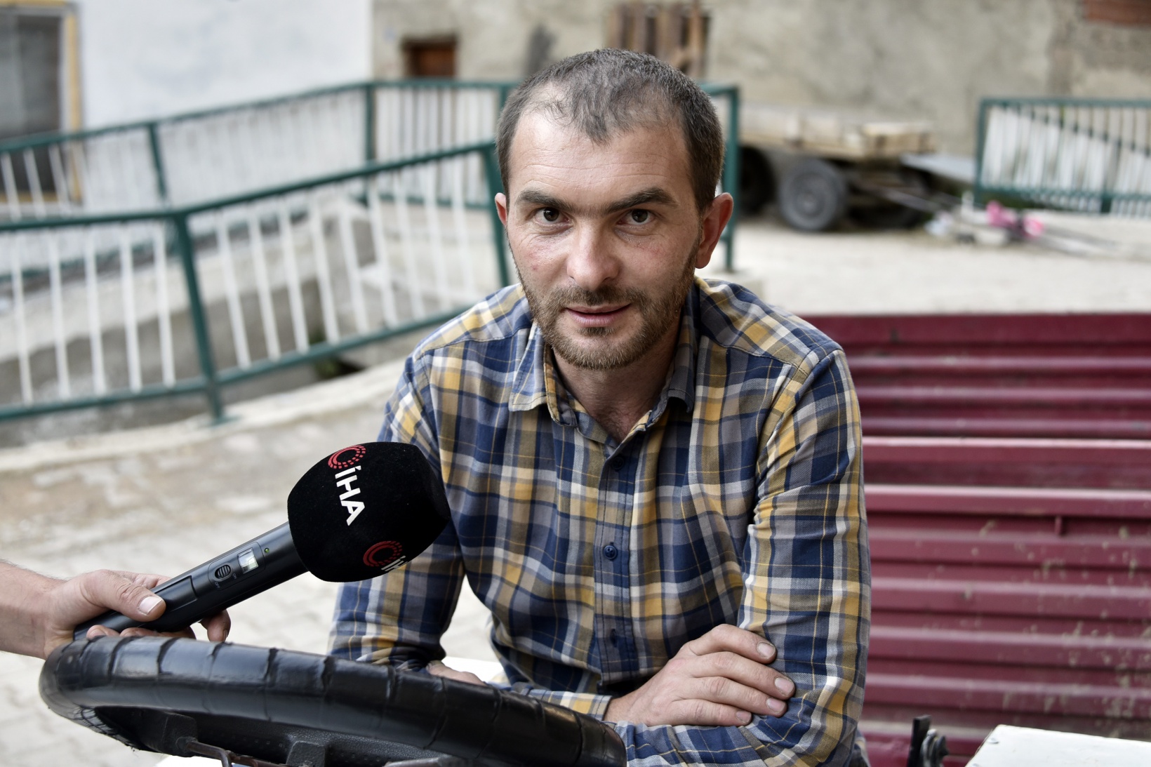 Babası yorulmasın diye traktör yaptı 9