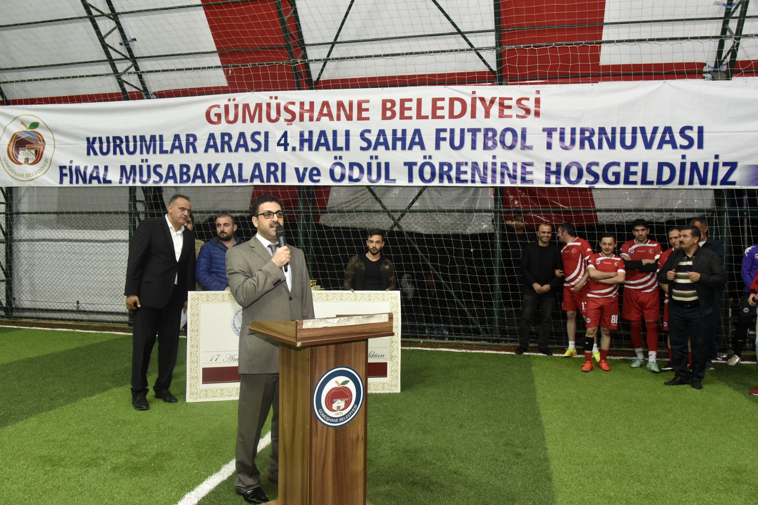 Gümüşhane’de kurumlararası halı saha turnuvasının şampiyonu Belediye oldu 24