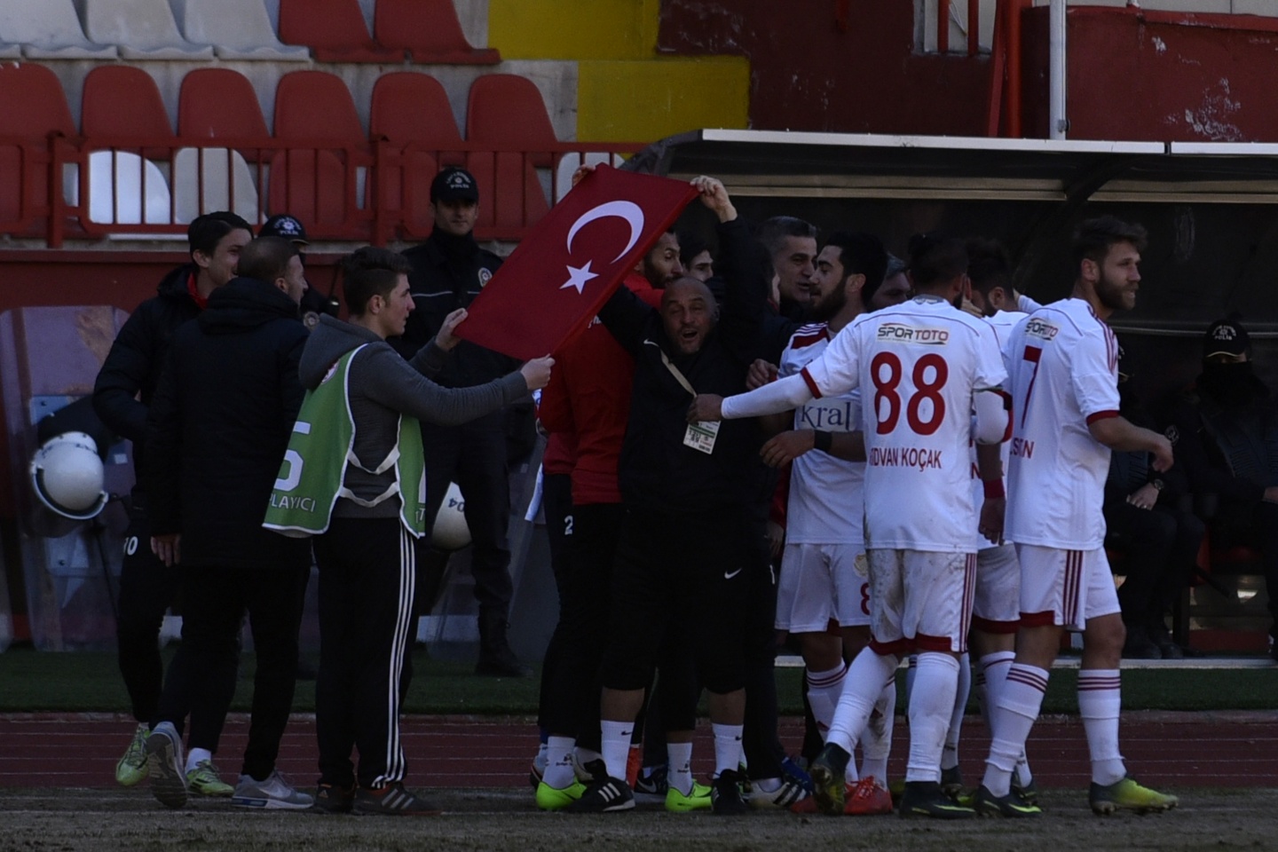 Gümüş, İnegöl'ü aştı: 2-1 63