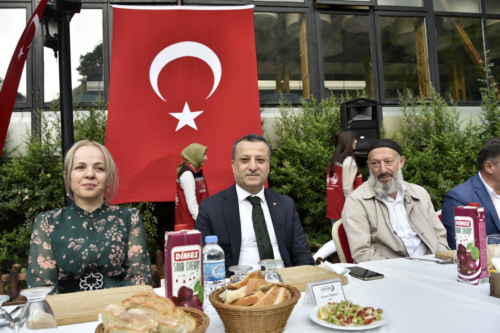 Şehit aileleri ve gaziler onuruna yemek 27