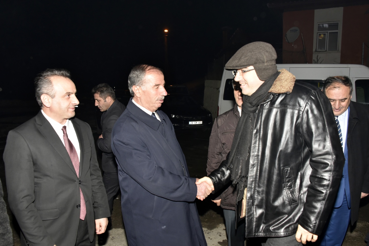 Vali Memiş’ten 2 bin 50 metrede asfalt emekçilerine yemek 1