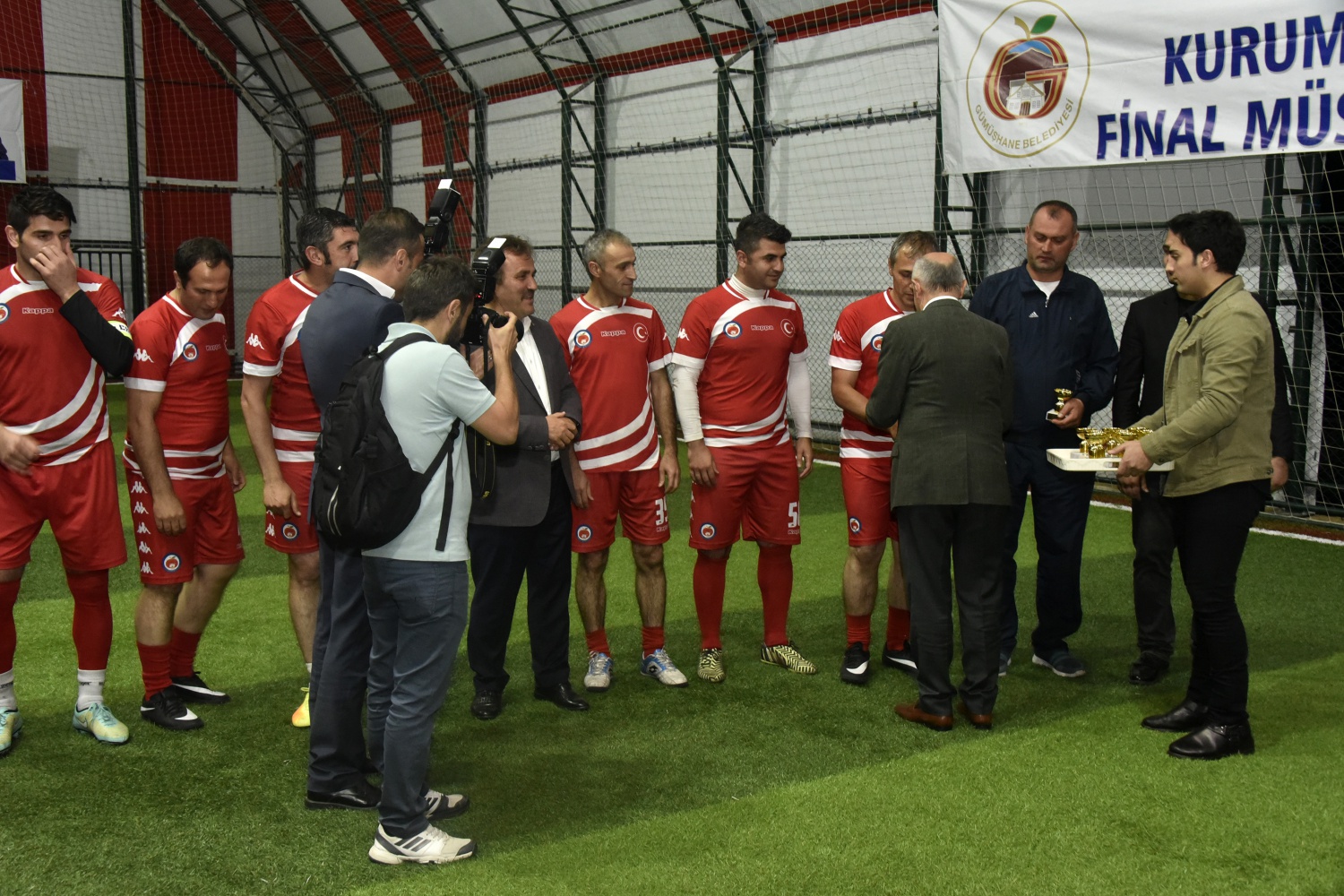 Gümüşhane’de kurumlararası halı saha turnuvasının şampiyonu Belediye oldu 35