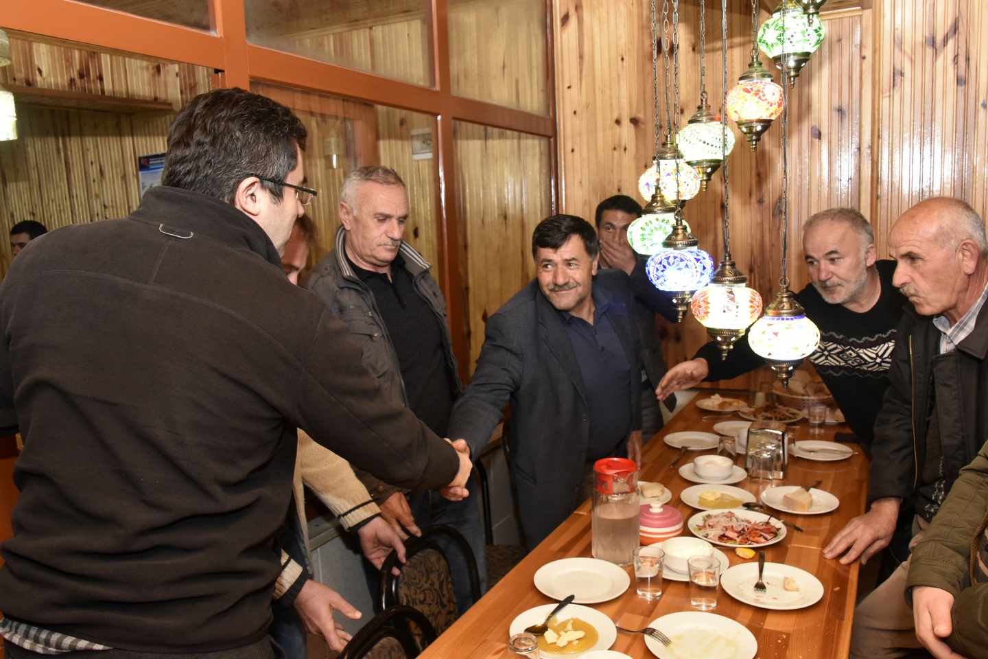 Vali Memiş’ten 2 bin 50 metrede asfalt emekçilerine yemek 5