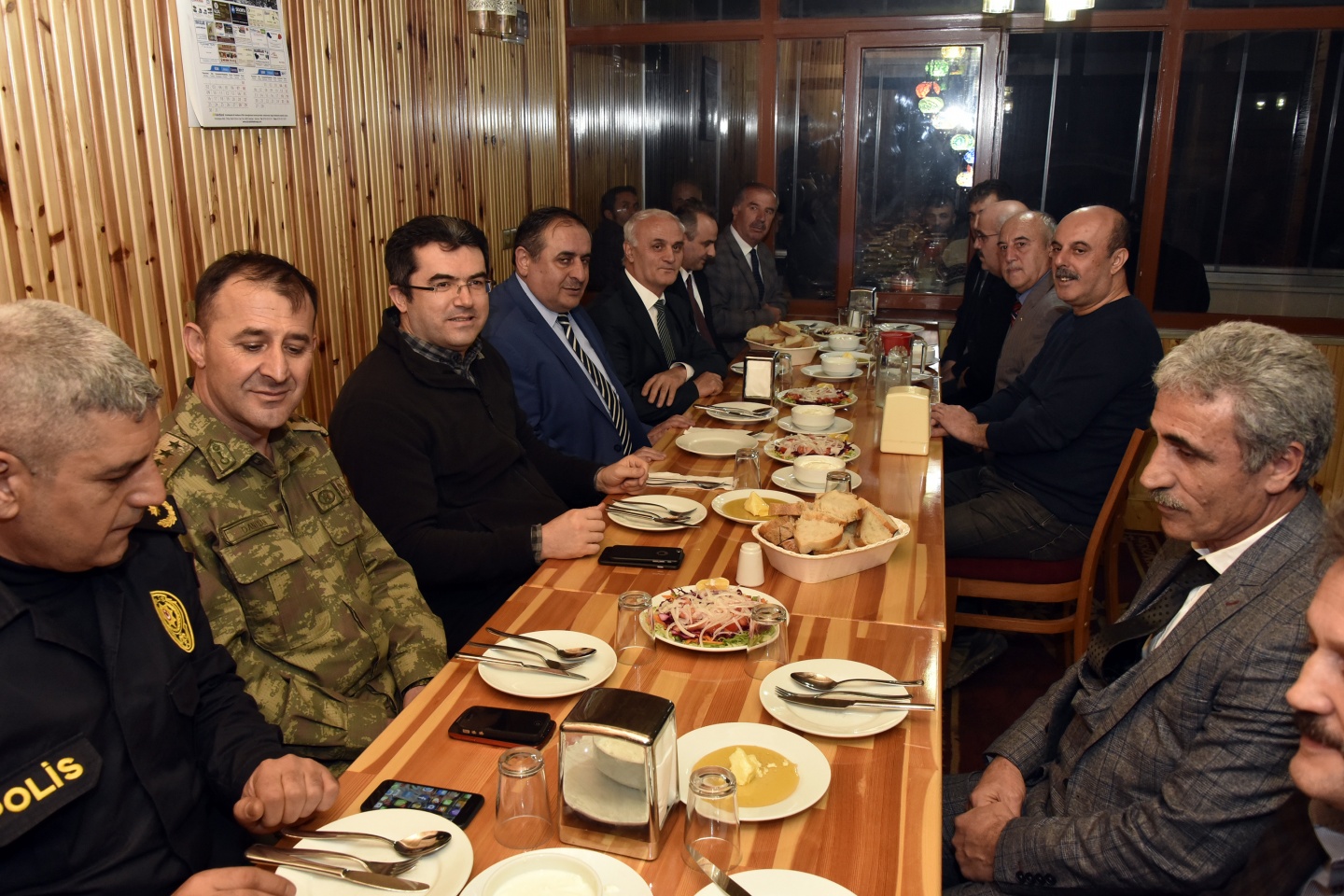 Vali Memiş’ten 2 bin 50 metrede asfalt emekçilerine yemek 8