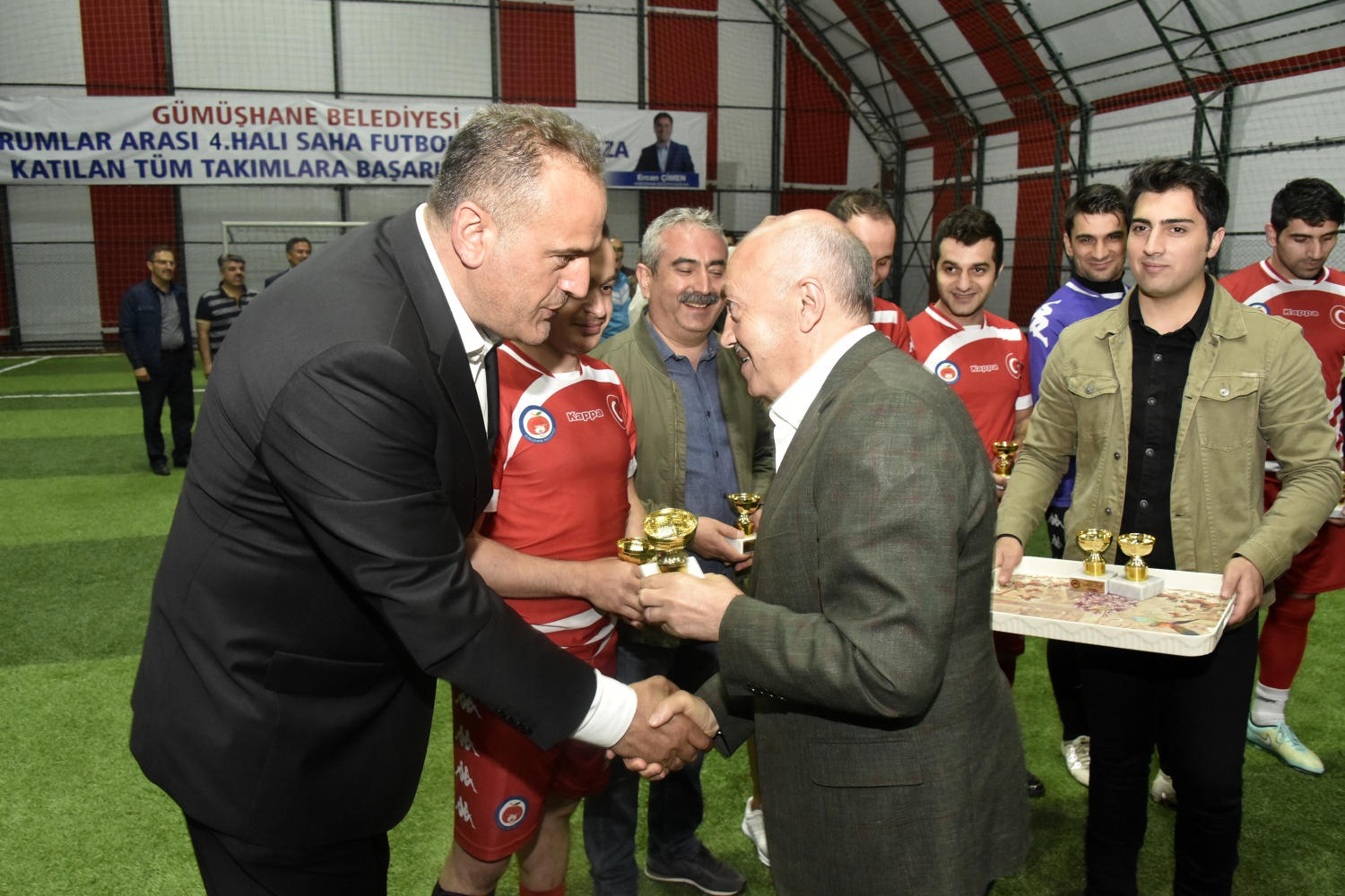 Gümüşhane’de kurumlararası halı saha turnuvasının şampiyonu Belediye oldu 42