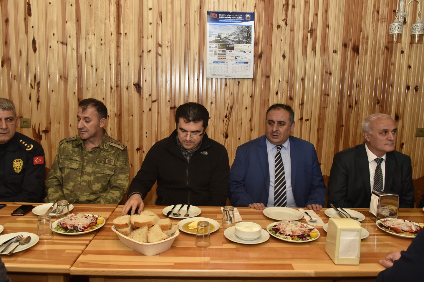 Vali Memiş’ten 2 bin 50 metrede asfalt emekçilerine yemek 11