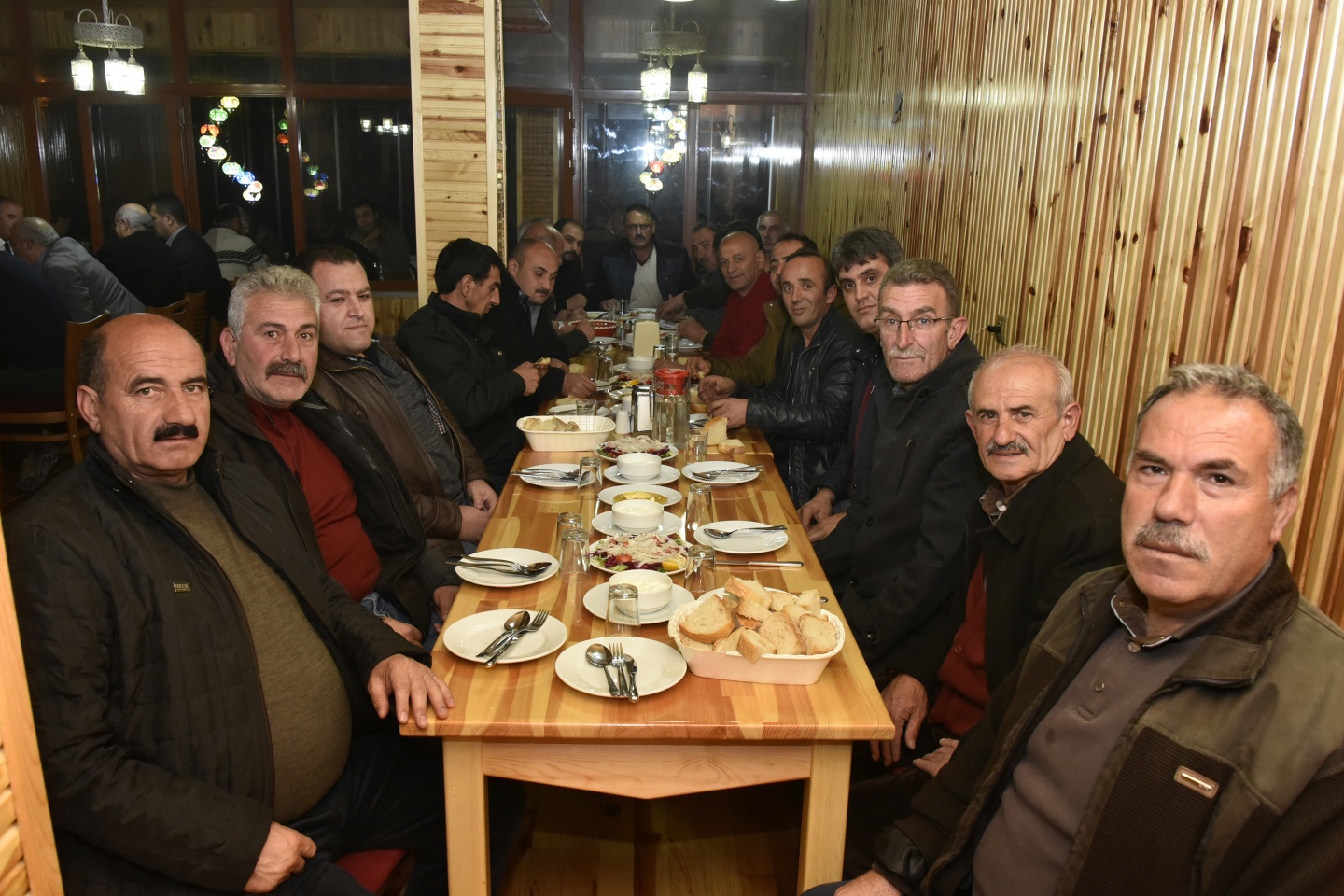 Vali Memiş’ten 2 bin 50 metrede asfalt emekçilerine yemek 9