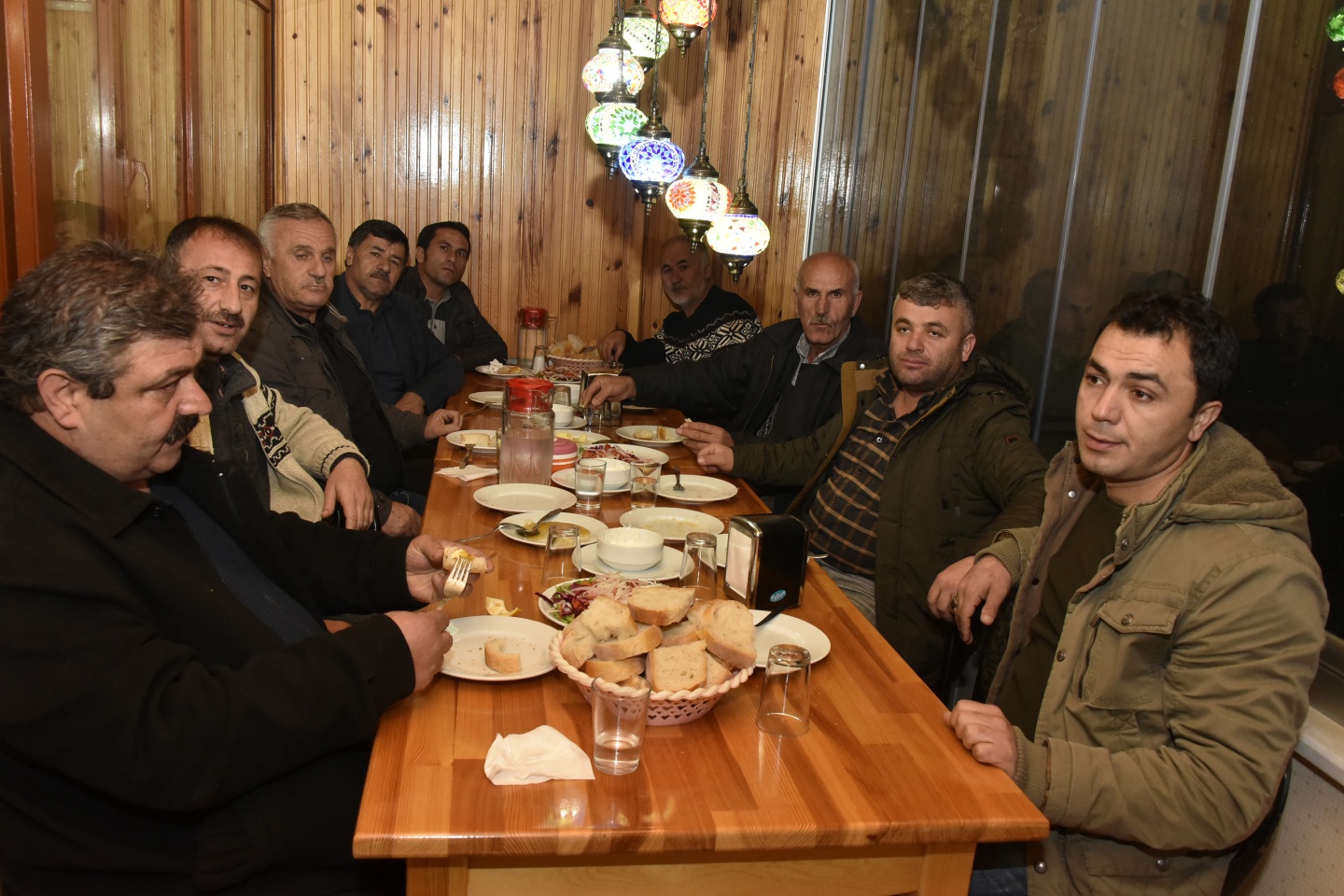 Vali Memiş’ten 2 bin 50 metrede asfalt emekçilerine yemek 13