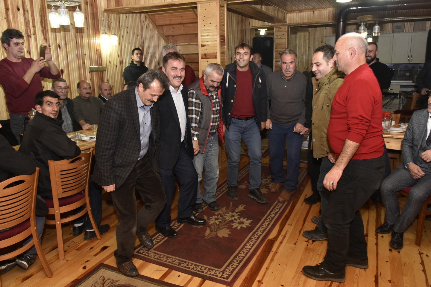 Vali Memiş’ten 2 bin 50 metrede asfalt emekçilerine yemek 21