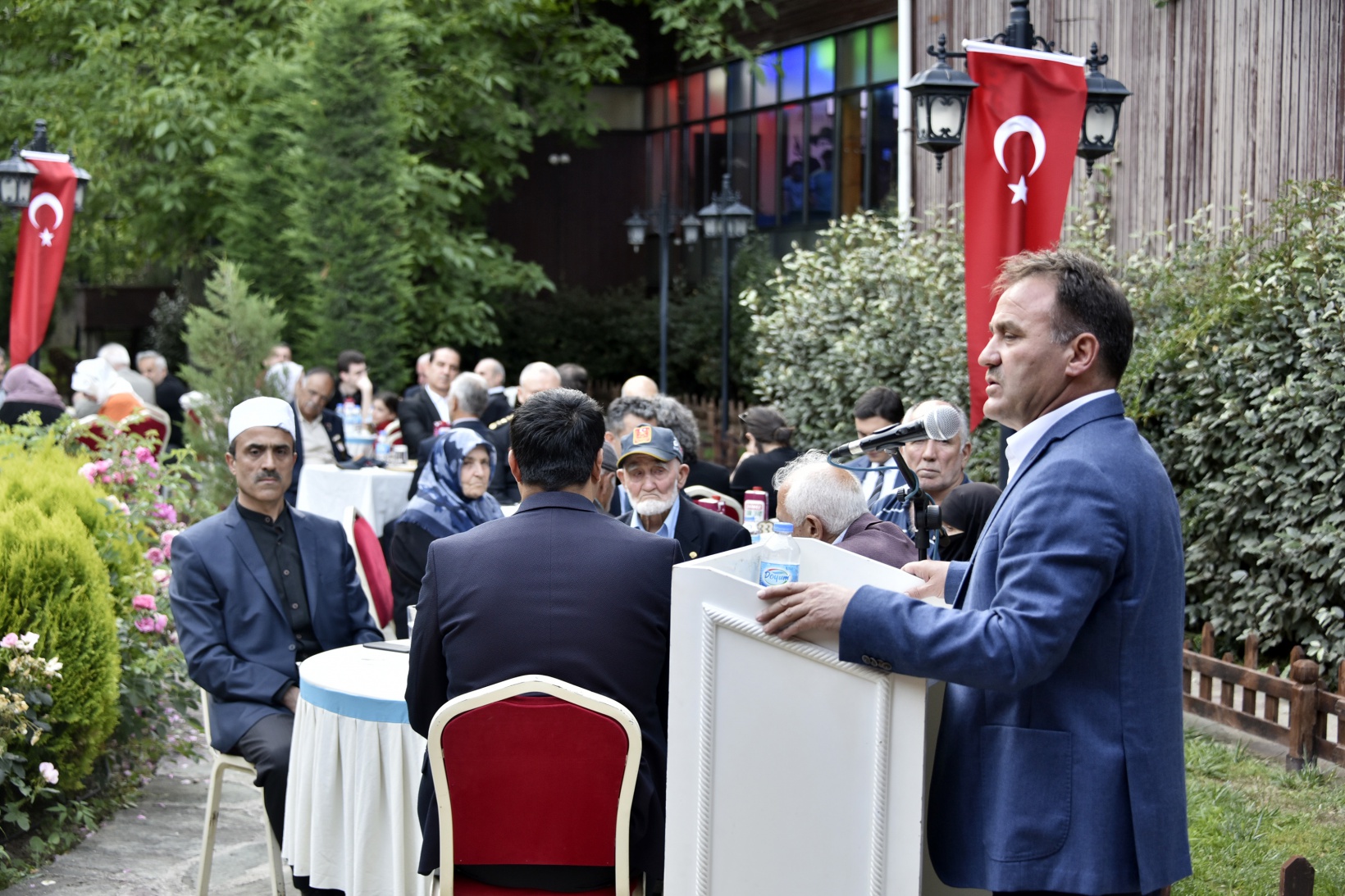 Şehit aileleri ve gaziler onuruna yemek 6