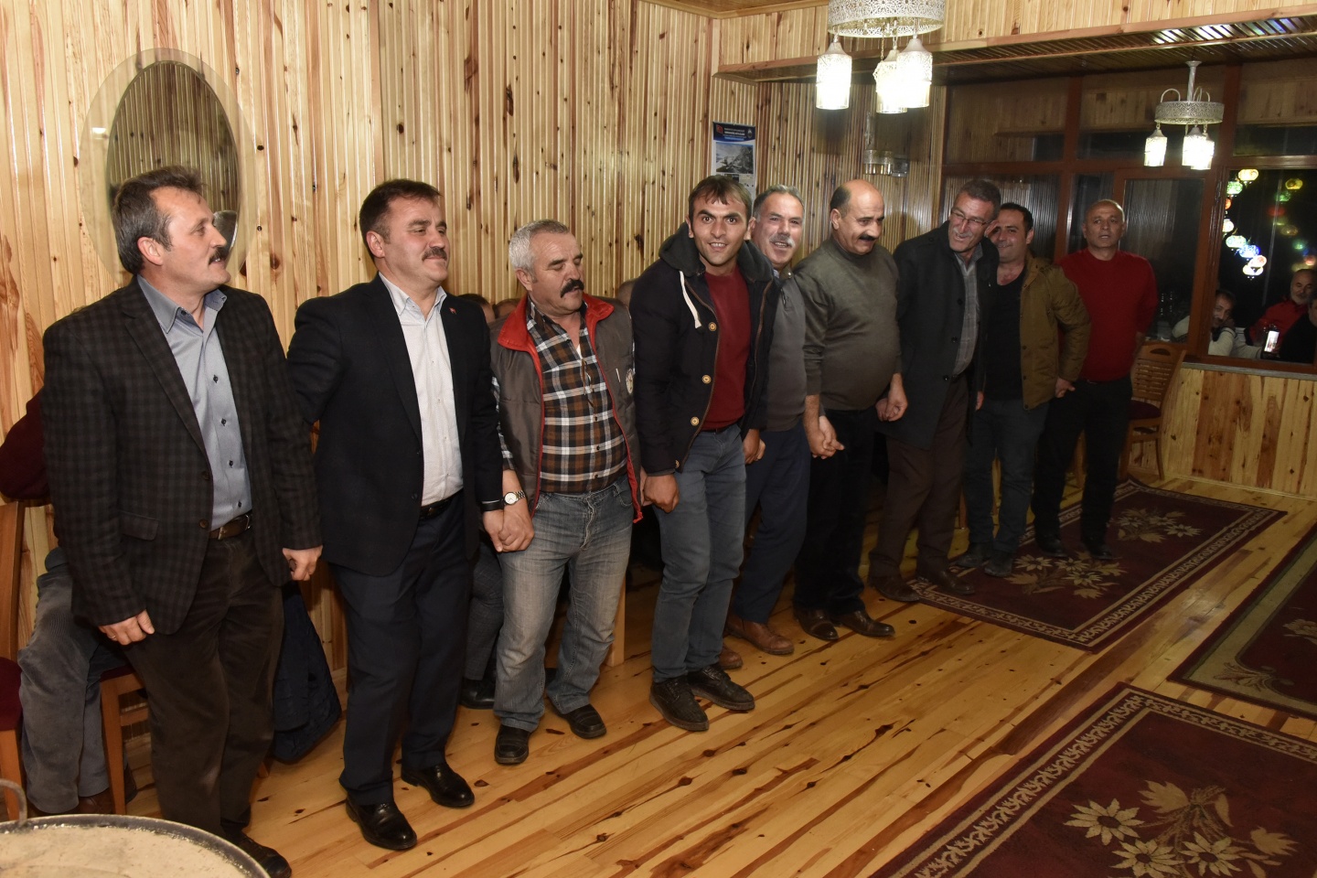 Vali Memiş’ten 2 bin 50 metrede asfalt emekçilerine yemek 32