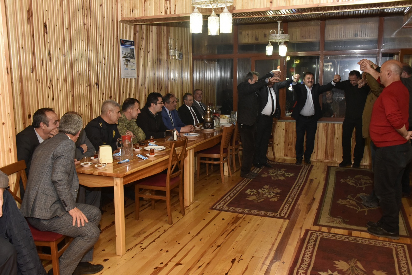 Vali Memiş’ten 2 bin 50 metrede asfalt emekçilerine yemek 29