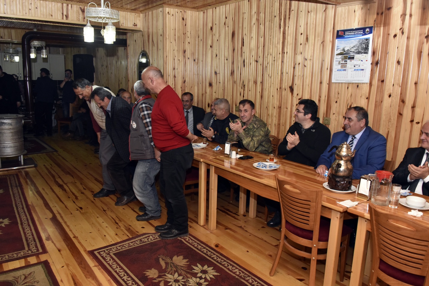 Vali Memiş’ten 2 bin 50 metrede asfalt emekçilerine yemek 23