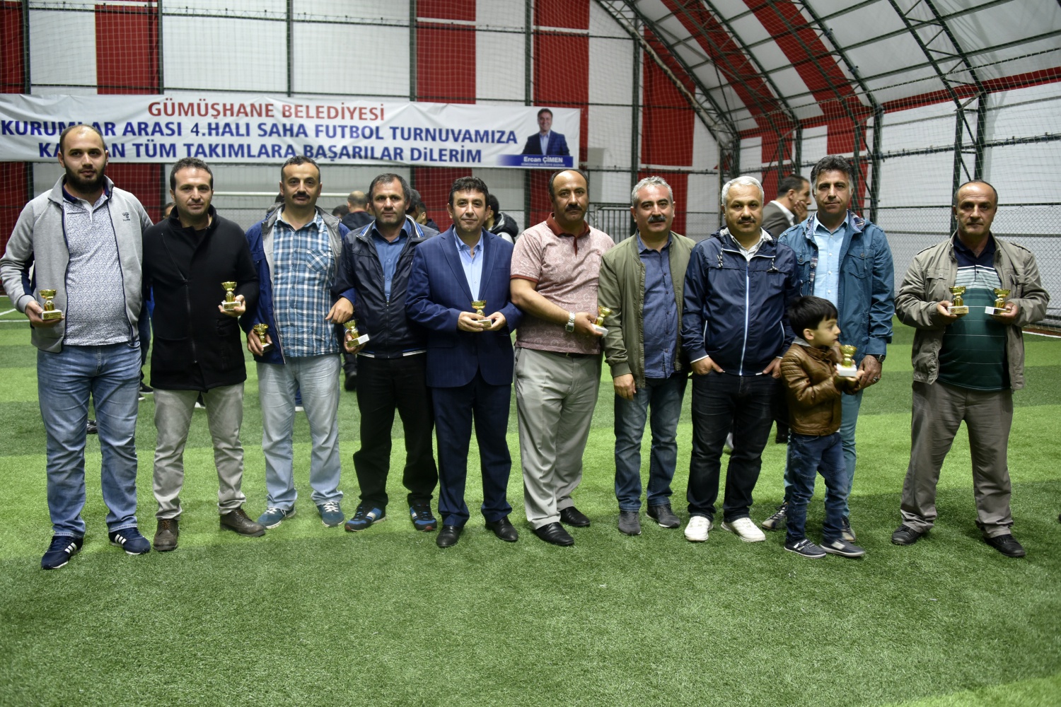 Gümüşhane’de kurumlararası halı saha turnuvasının şampiyonu Belediye oldu 48