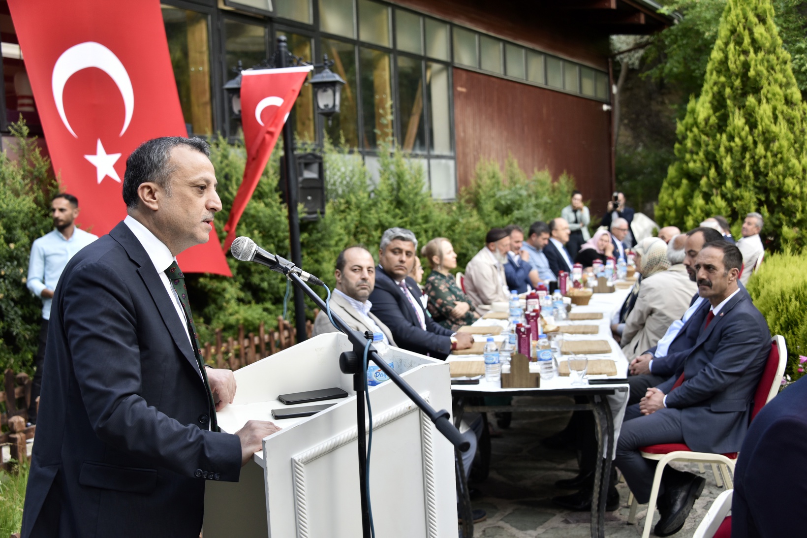 Şehit aileleri ve gaziler onuruna yemek 1