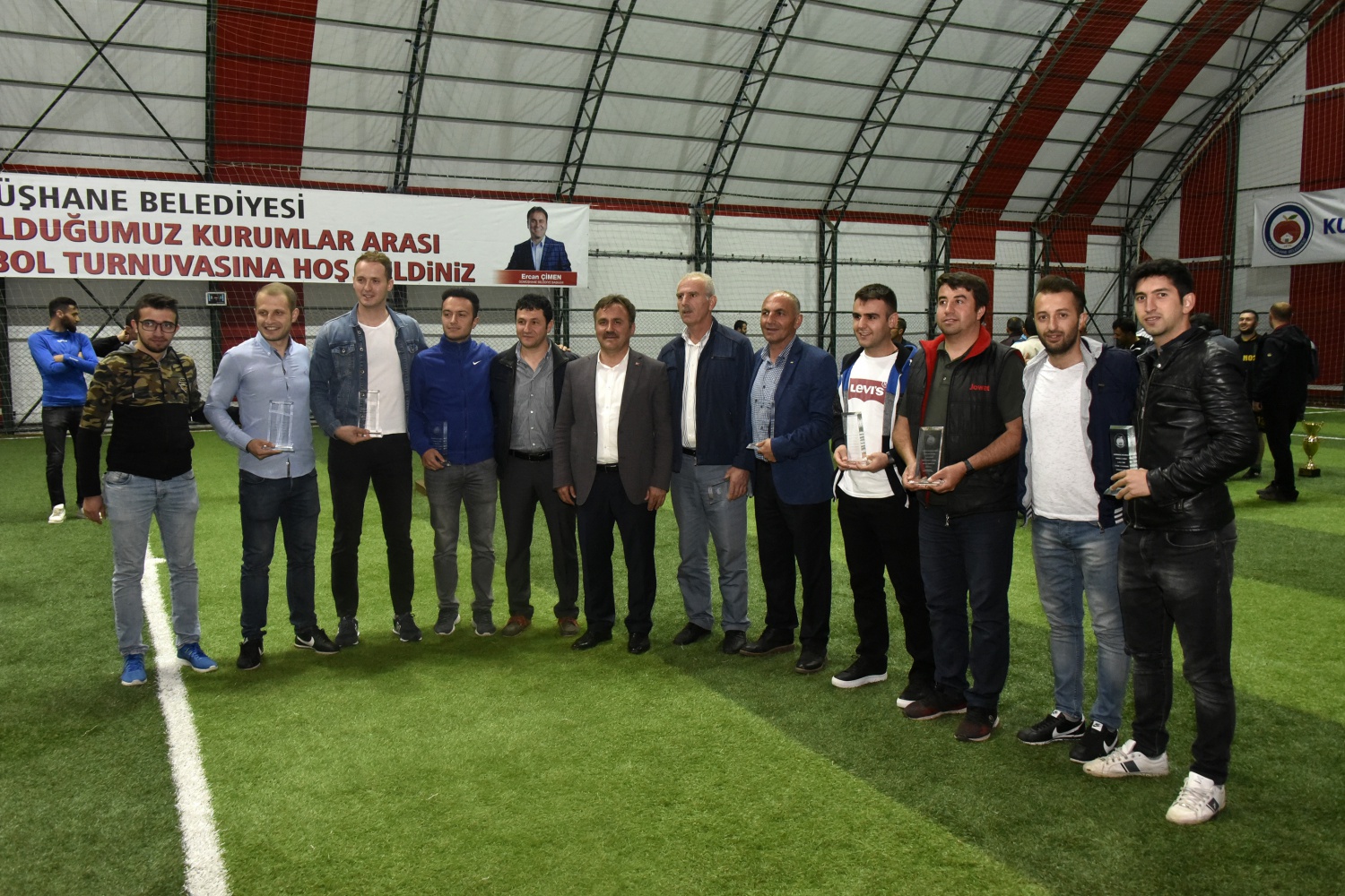 Gümüşhane’de kurumlararası halı saha turnuvasının şampiyonu Belediye oldu 49