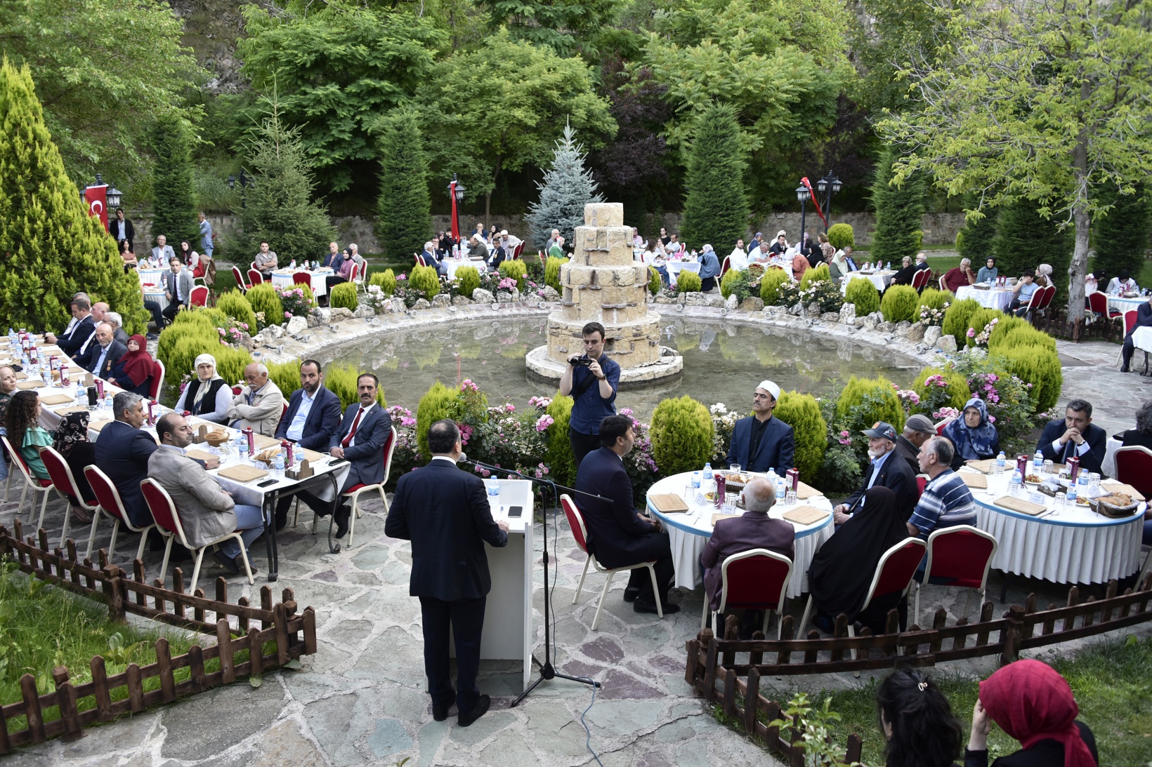 Şehit aileleri ve gaziler onuruna yemek 4