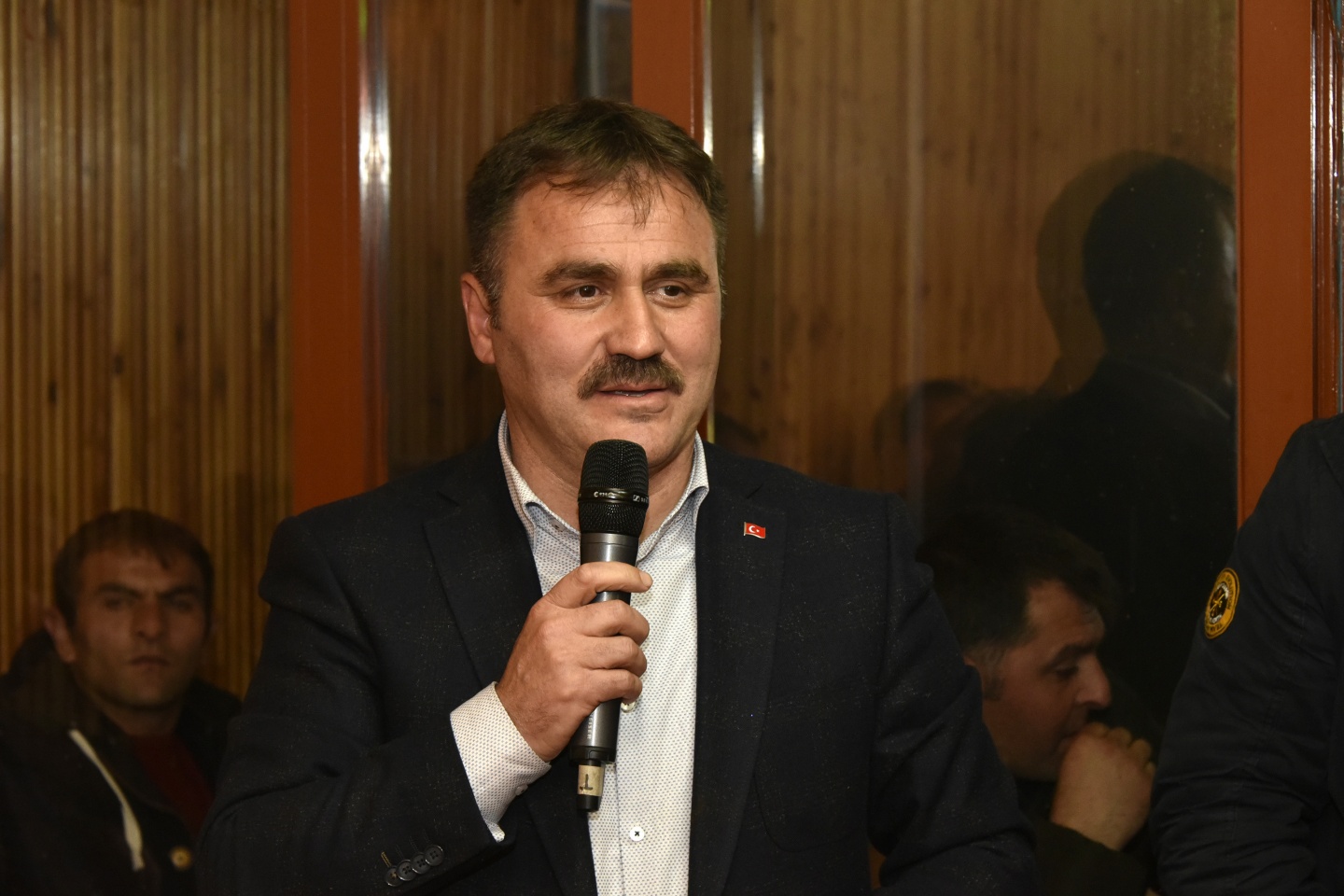 Vali Memiş’ten 2 bin 50 metrede asfalt emekçilerine yemek 30