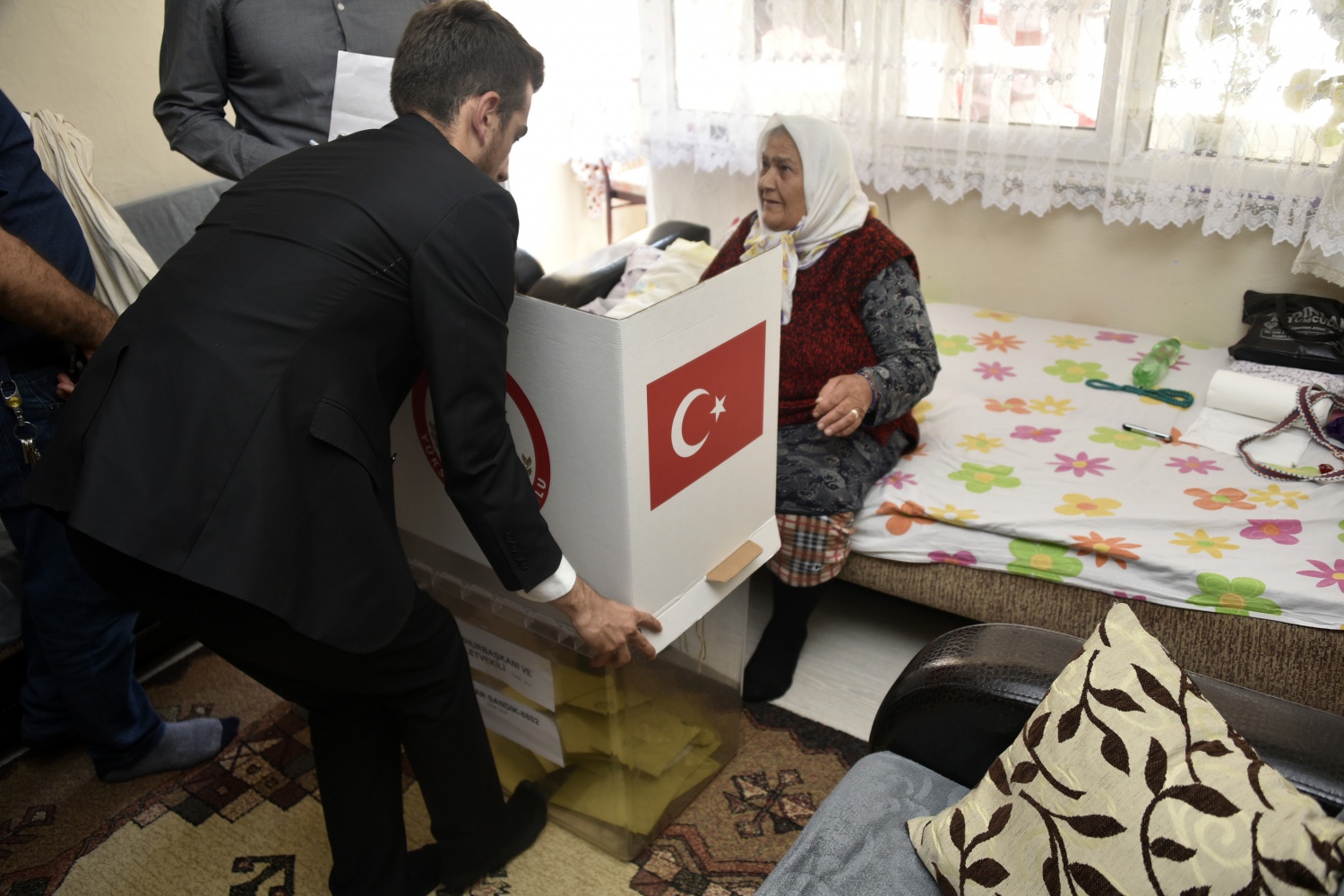 Gümüşhane’de seyyar sandıkta 38 kişi oy kullandı 4