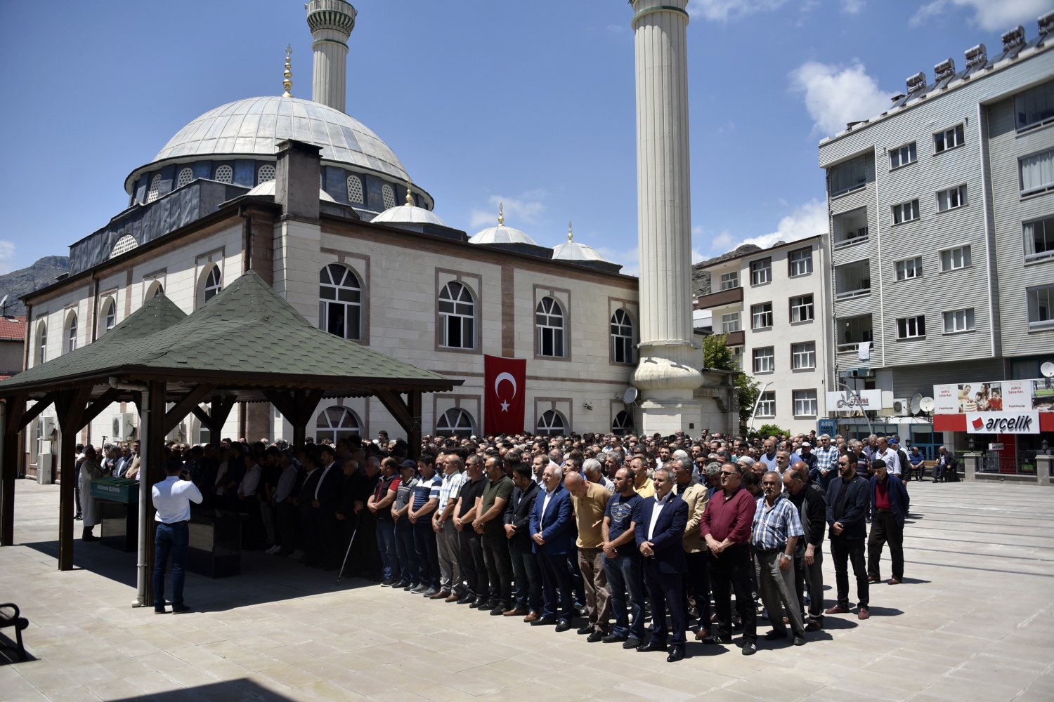 Eleman son yolculuğuna uğurlandı 4