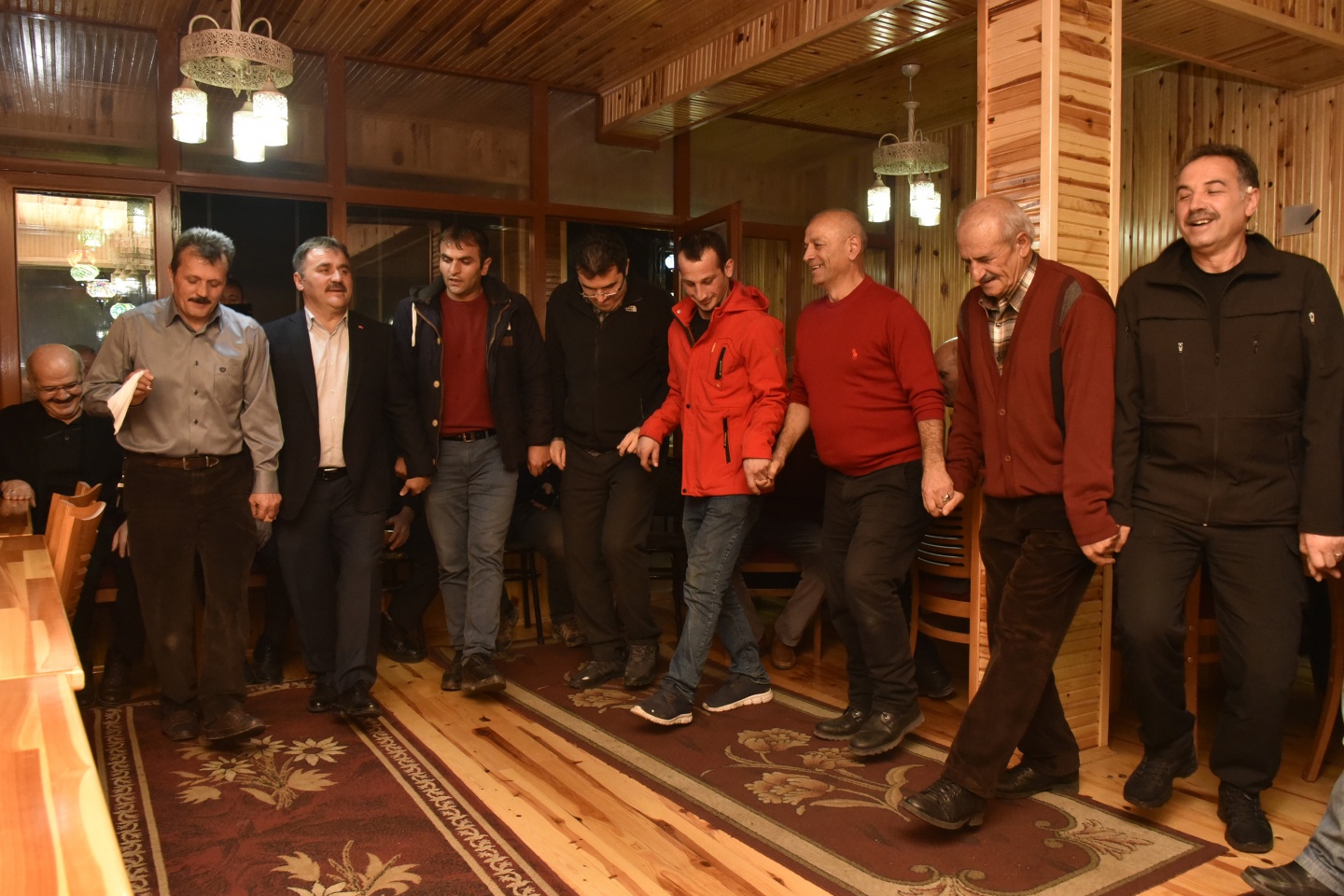 Vali Memiş’ten 2 bin 50 metrede asfalt emekçilerine yemek 62