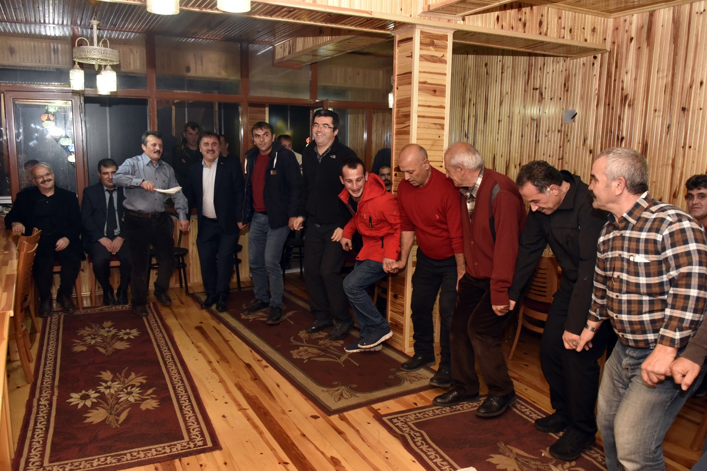 Vali Memiş’ten 2 bin 50 metrede asfalt emekçilerine yemek 47