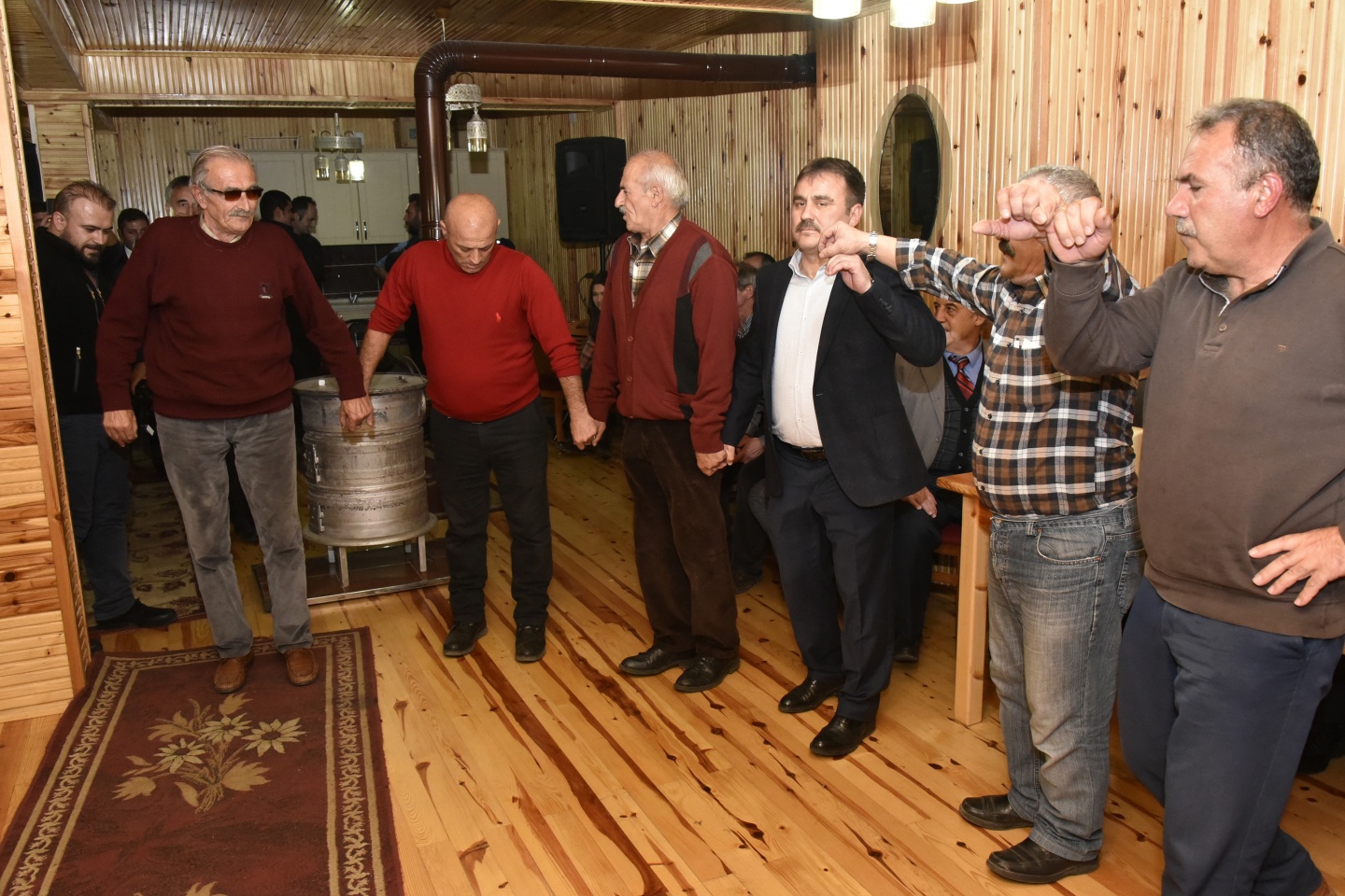 Vali Memiş’ten 2 bin 50 metrede asfalt emekçilerine yemek 51