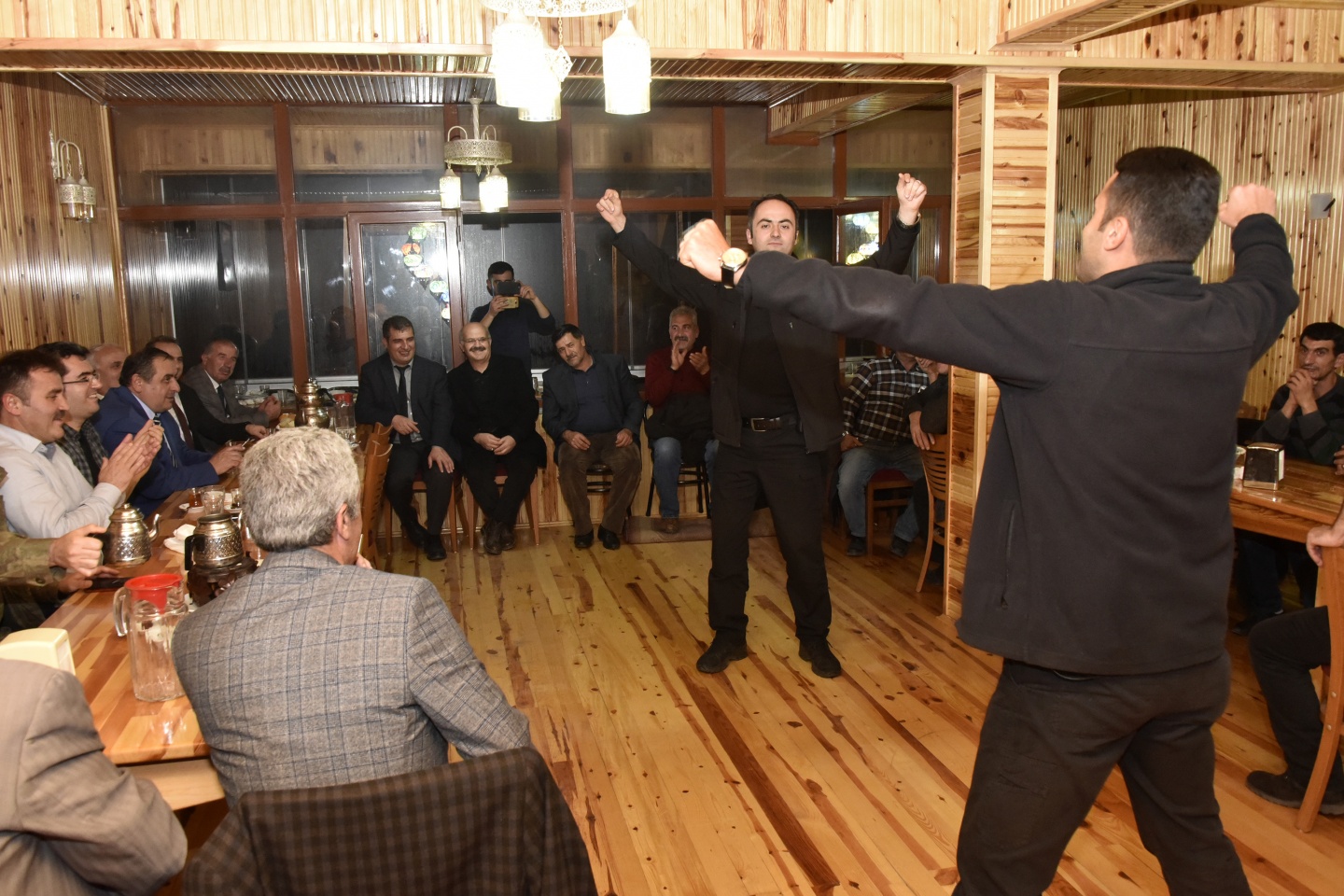 Vali Memiş’ten 2 bin 50 metrede asfalt emekçilerine yemek 57