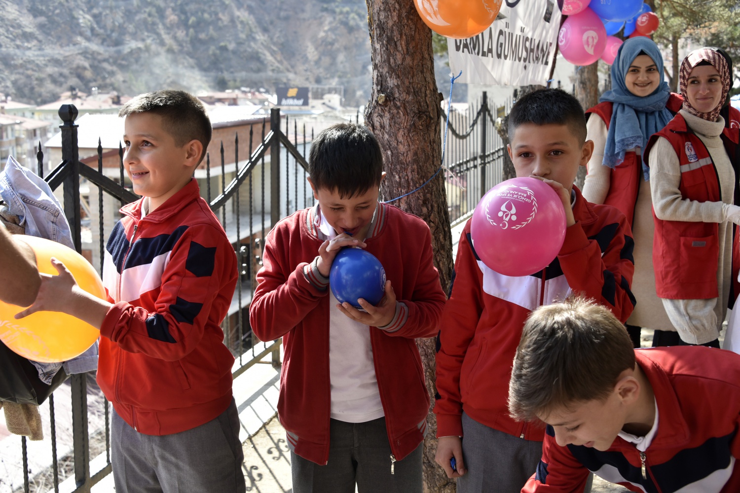 Damla Gönüllülerinden Gümüşhane'de 1.Düşler Kütüphanesi Şenliği 13