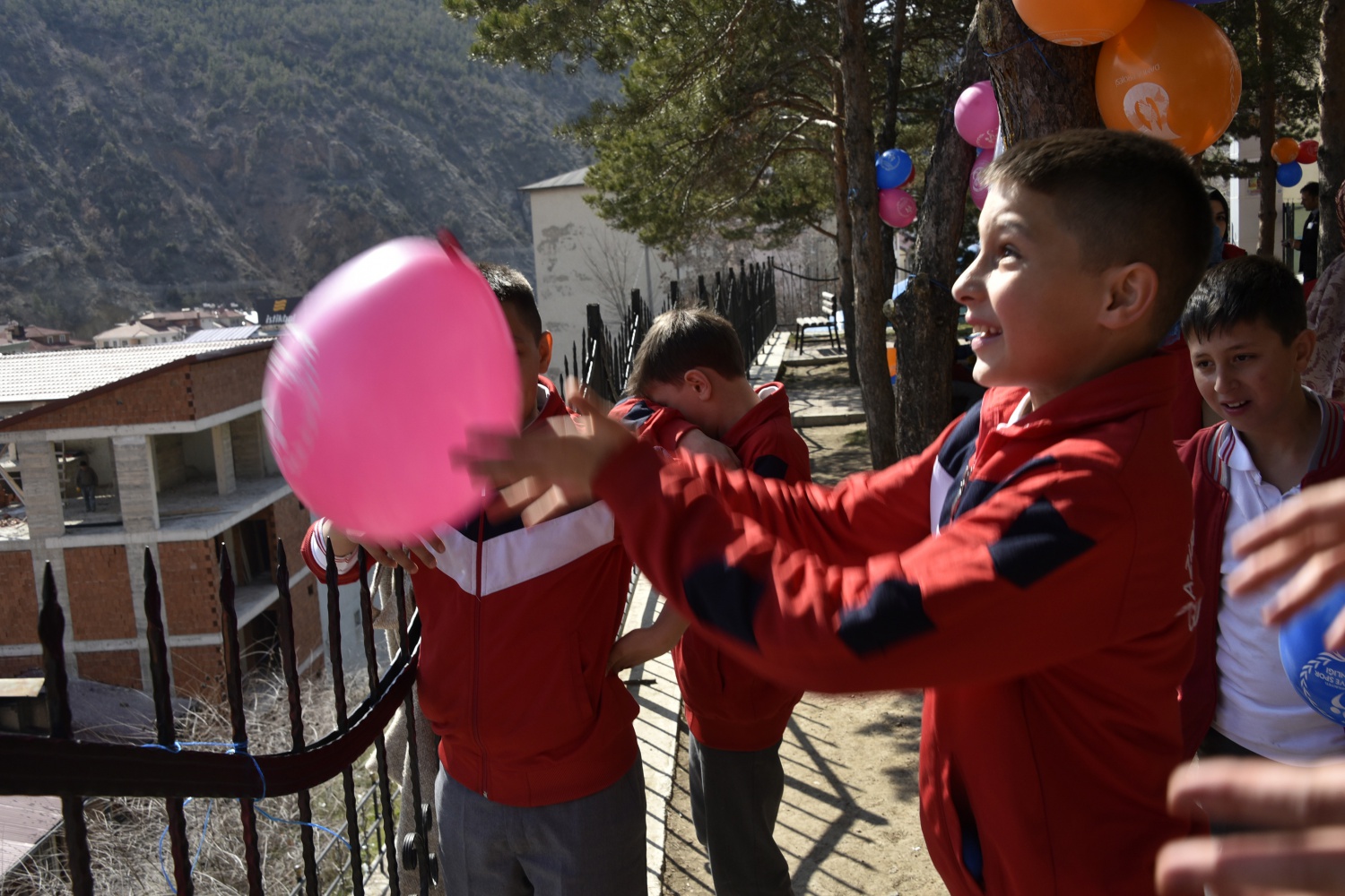 Damla Gönüllülerinden Gümüşhane'de 1.Düşler Kütüphanesi Şenliği 4