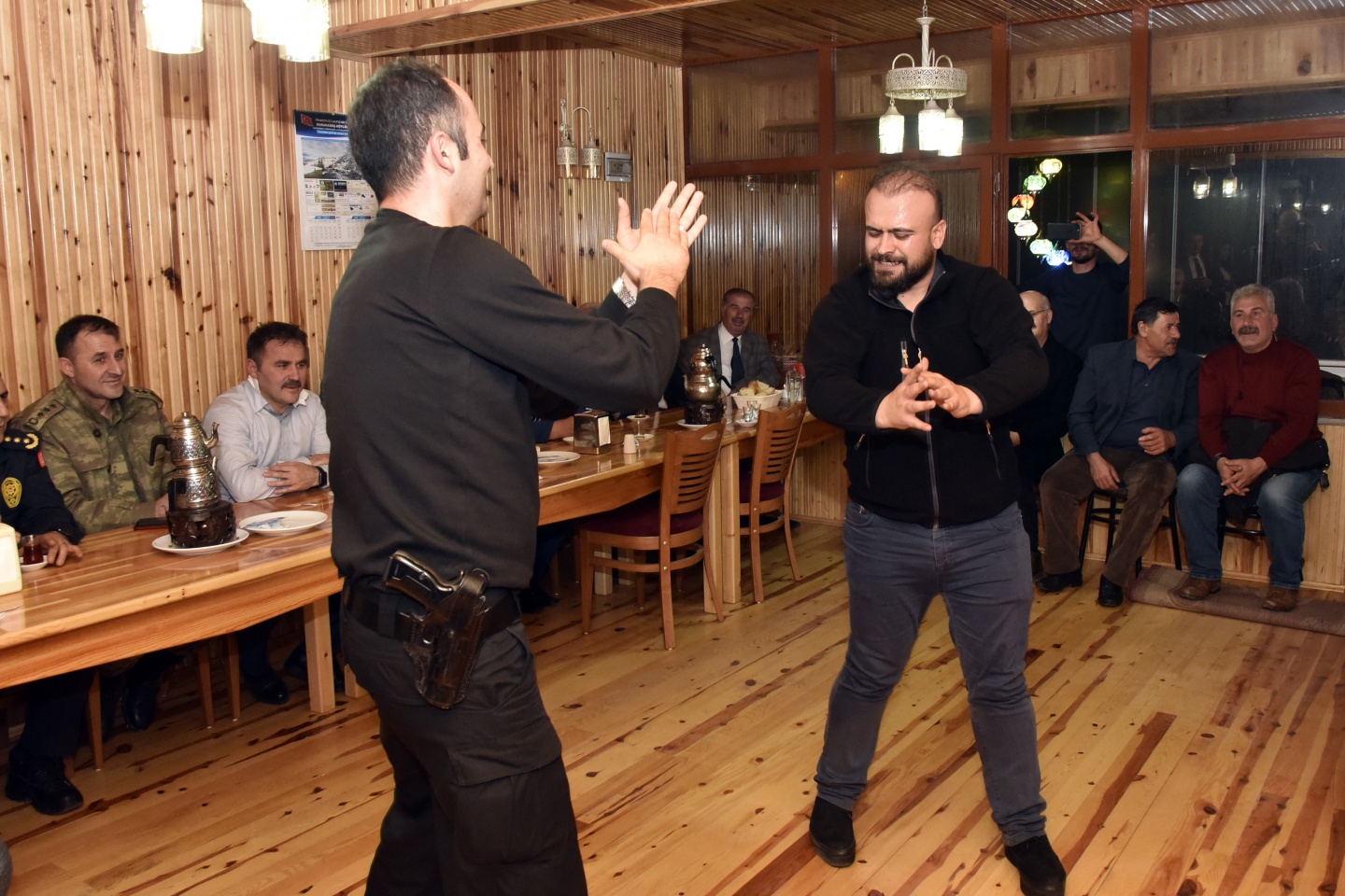 Vali Memiş’ten 2 bin 50 metrede asfalt emekçilerine yemek 64