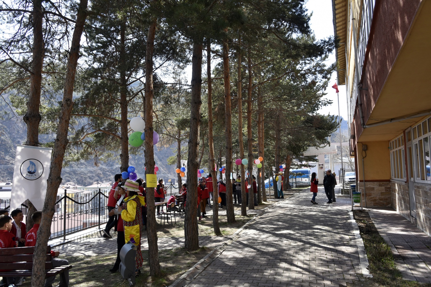 Damla Gönüllülerinden Gümüşhane'de 1.Düşler Kütüphanesi Şenliği 8