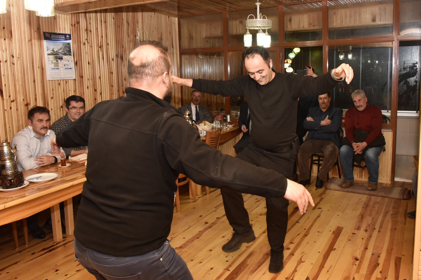 Vali Memiş’ten 2 bin 50 metrede asfalt emekçilerine yemek 71