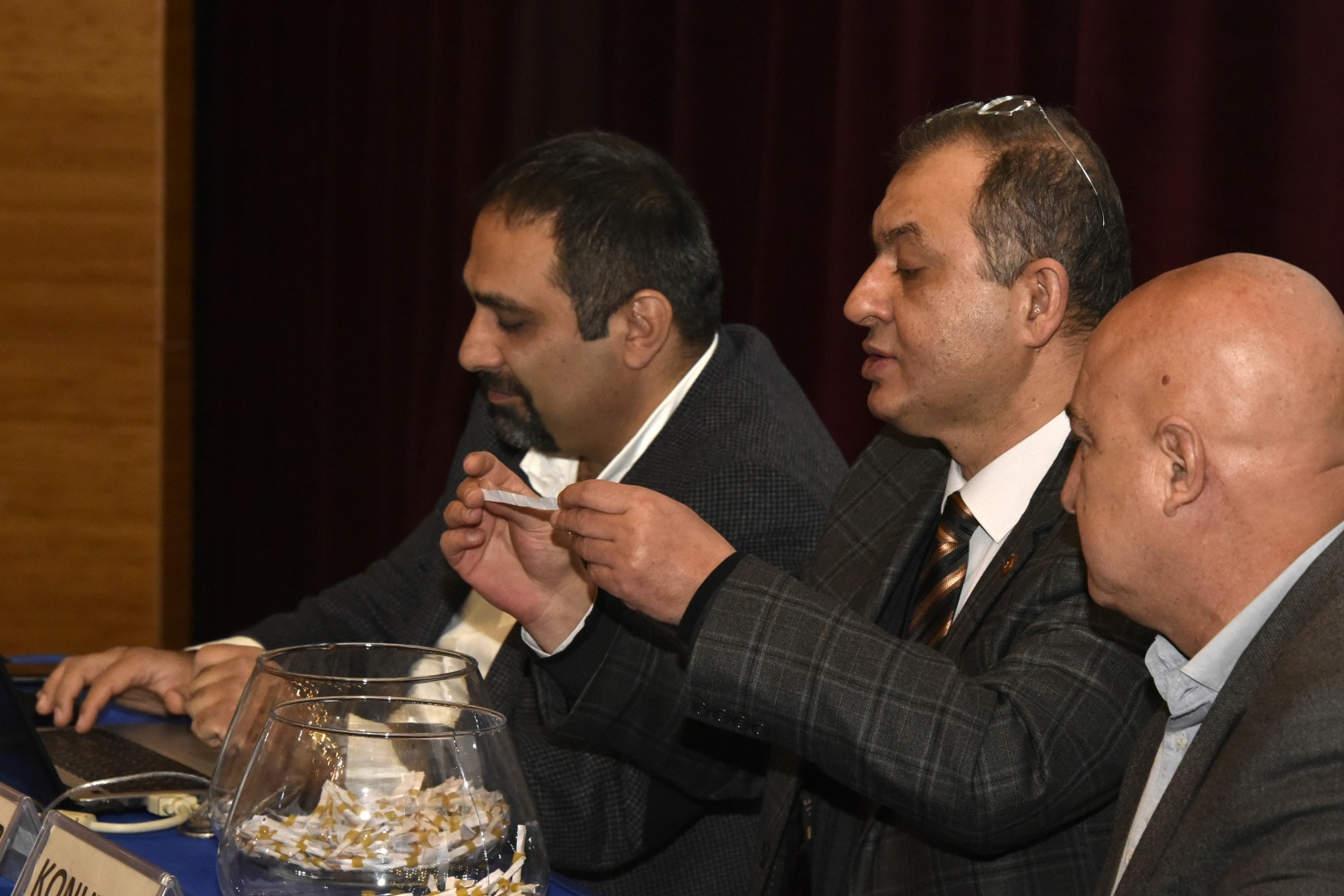 Gümüşhane’de 62 adet alt gelir grubu TOKİ konutları için kura çekildi 8