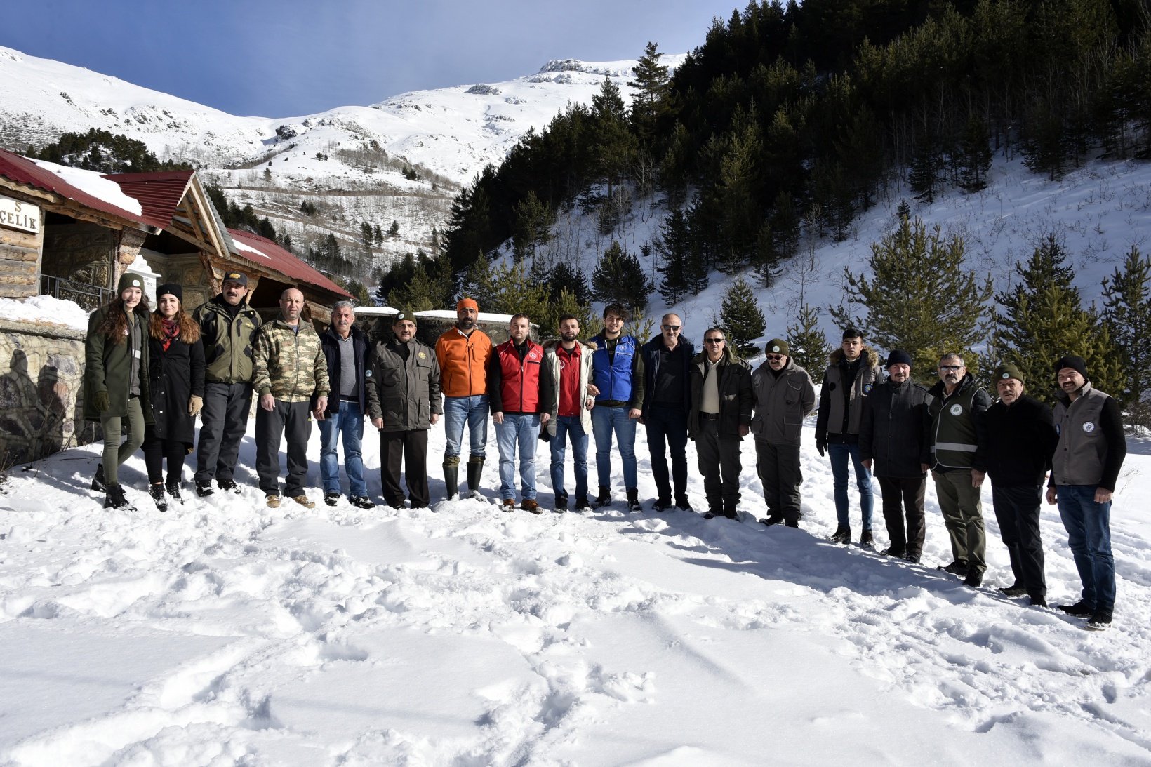 Gümüşhane’de yaban hayatına yem bırakıldı 25