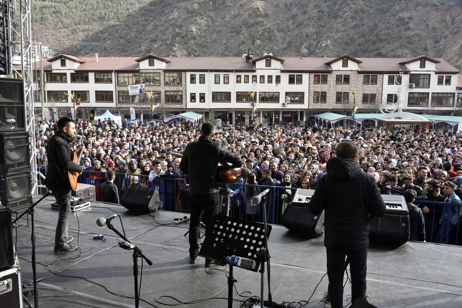 Gümüşhane’de Başkan Çimen’e destek konseri 91