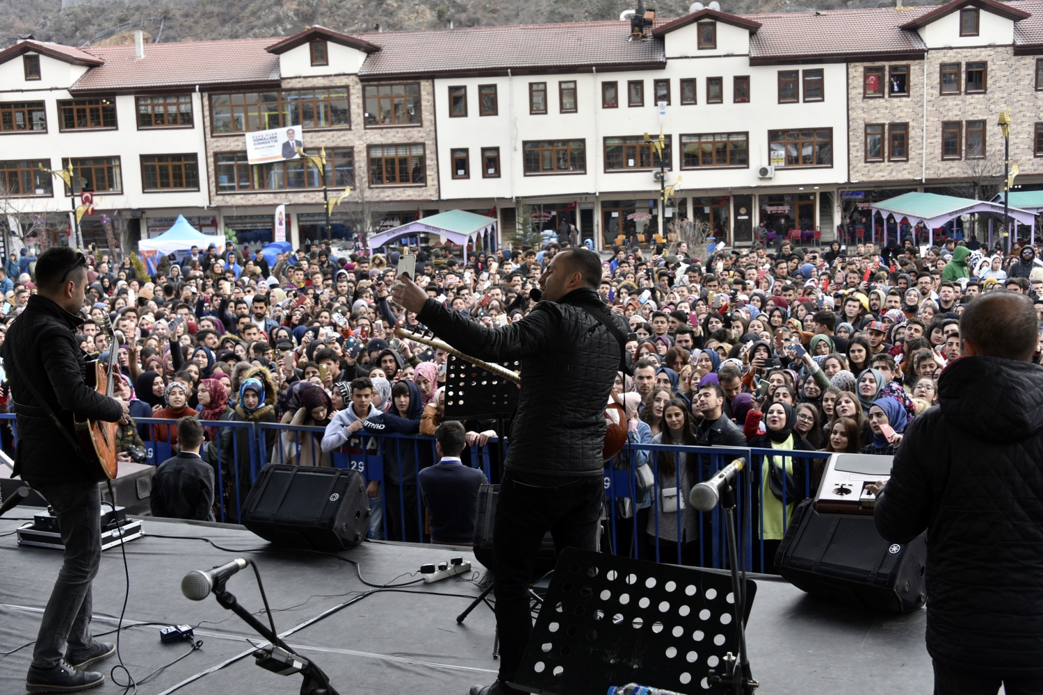Gümüşhane’de Başkan Çimen’e destek konseri 85