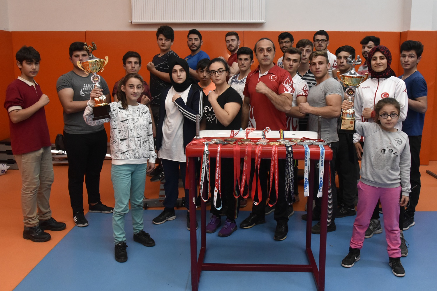 Pes etmedi, çalıştı 3 yılda dünya şampiyonu oldu 22