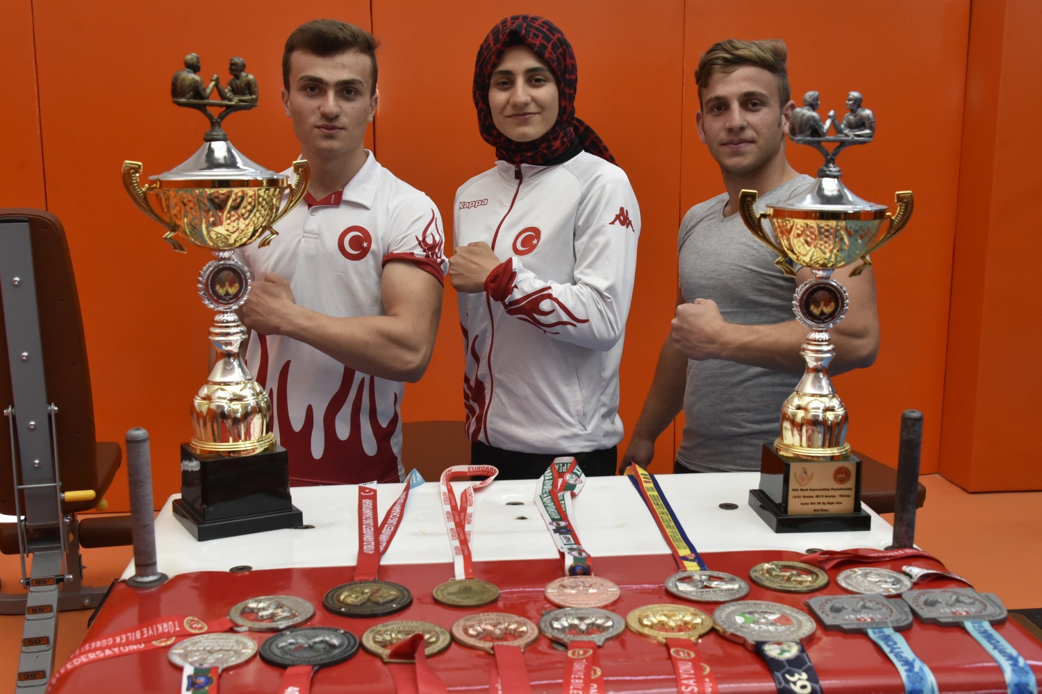 Pes etmedi, çalıştı 3 yılda dünya şampiyonu oldu 23