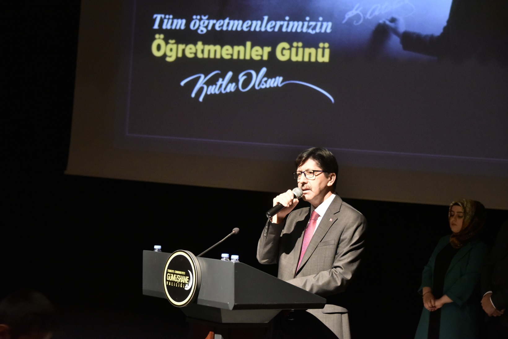 Gümüşhane’de Öğretmenler Günü kutlandı 10