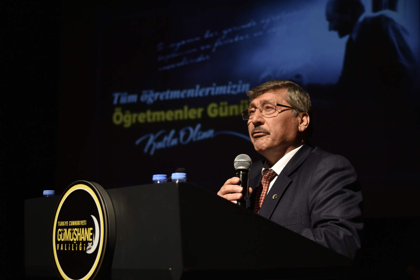 Gümüşhane’de Öğretmenler Günü kutlandı 21