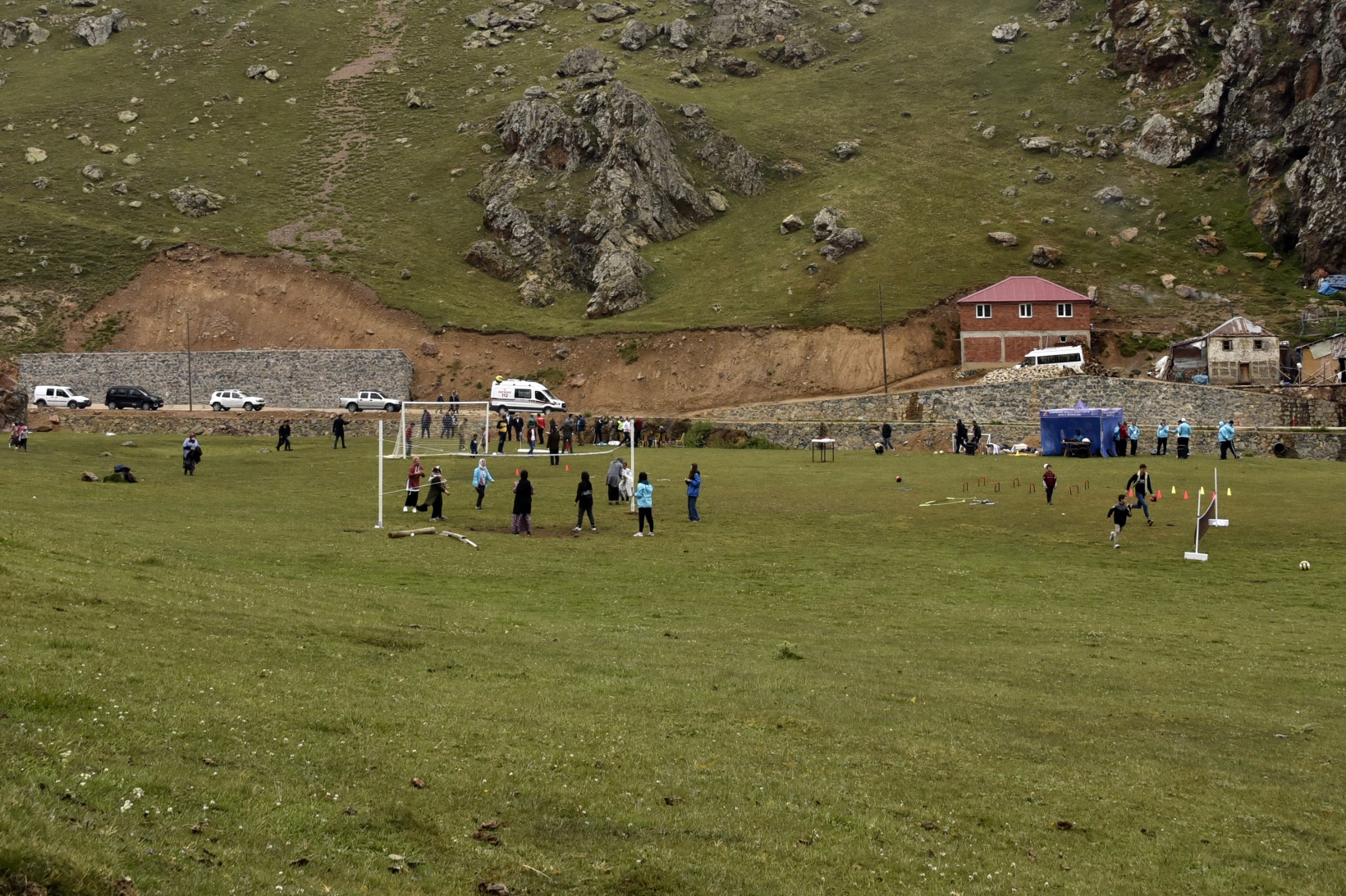 2 bin metredeki yaylada spor şenliği yapıldı 26