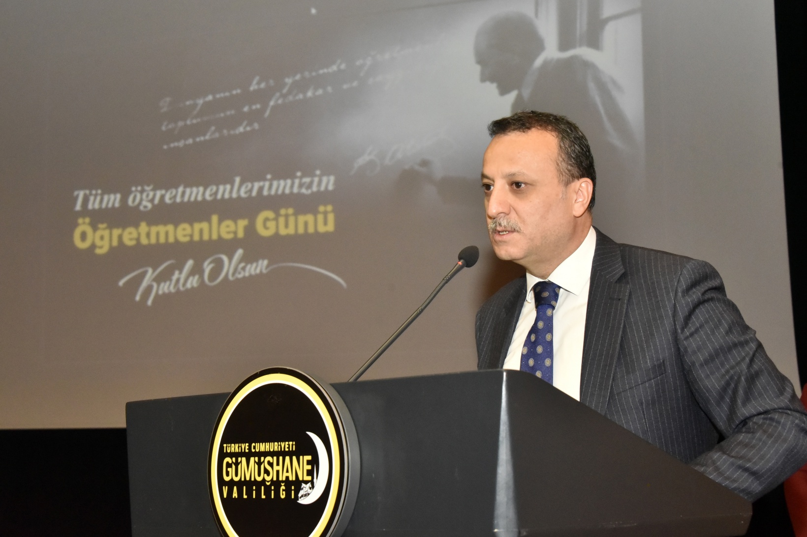 Gümüşhane’de Öğretmenler Günü kutlandı 12