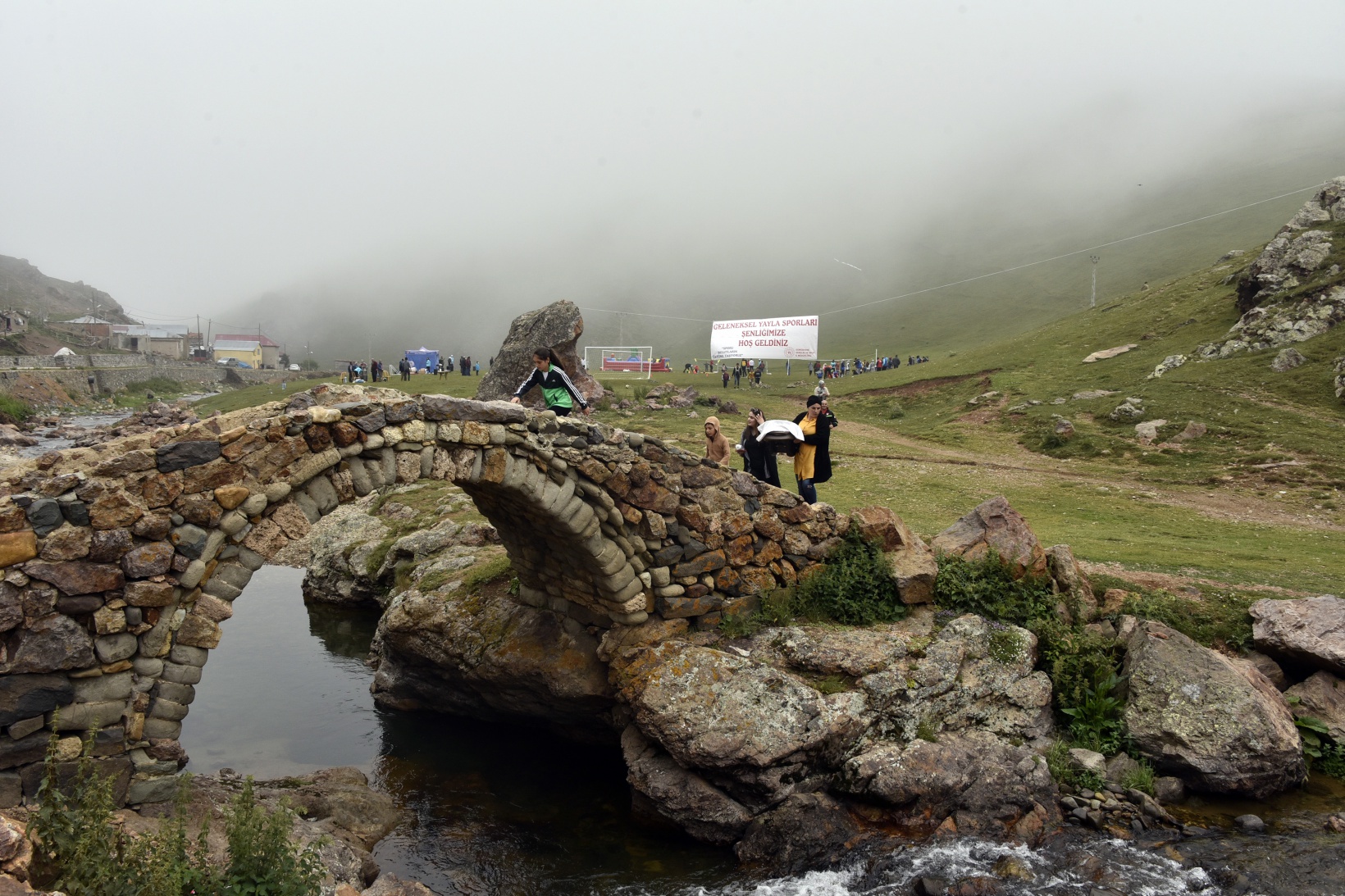 2 bin metredeki yaylada spor şenliği yapıldı 11