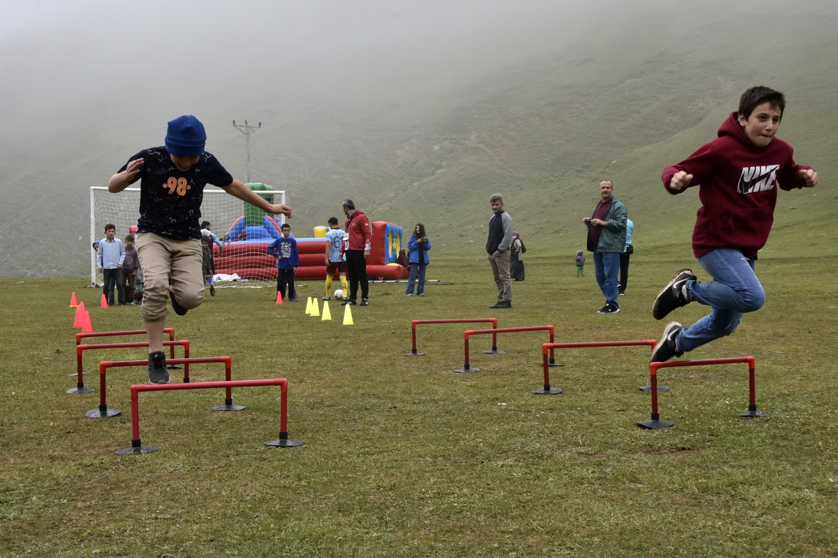2 bin metredeki yaylada spor şenliği yapıldı 50